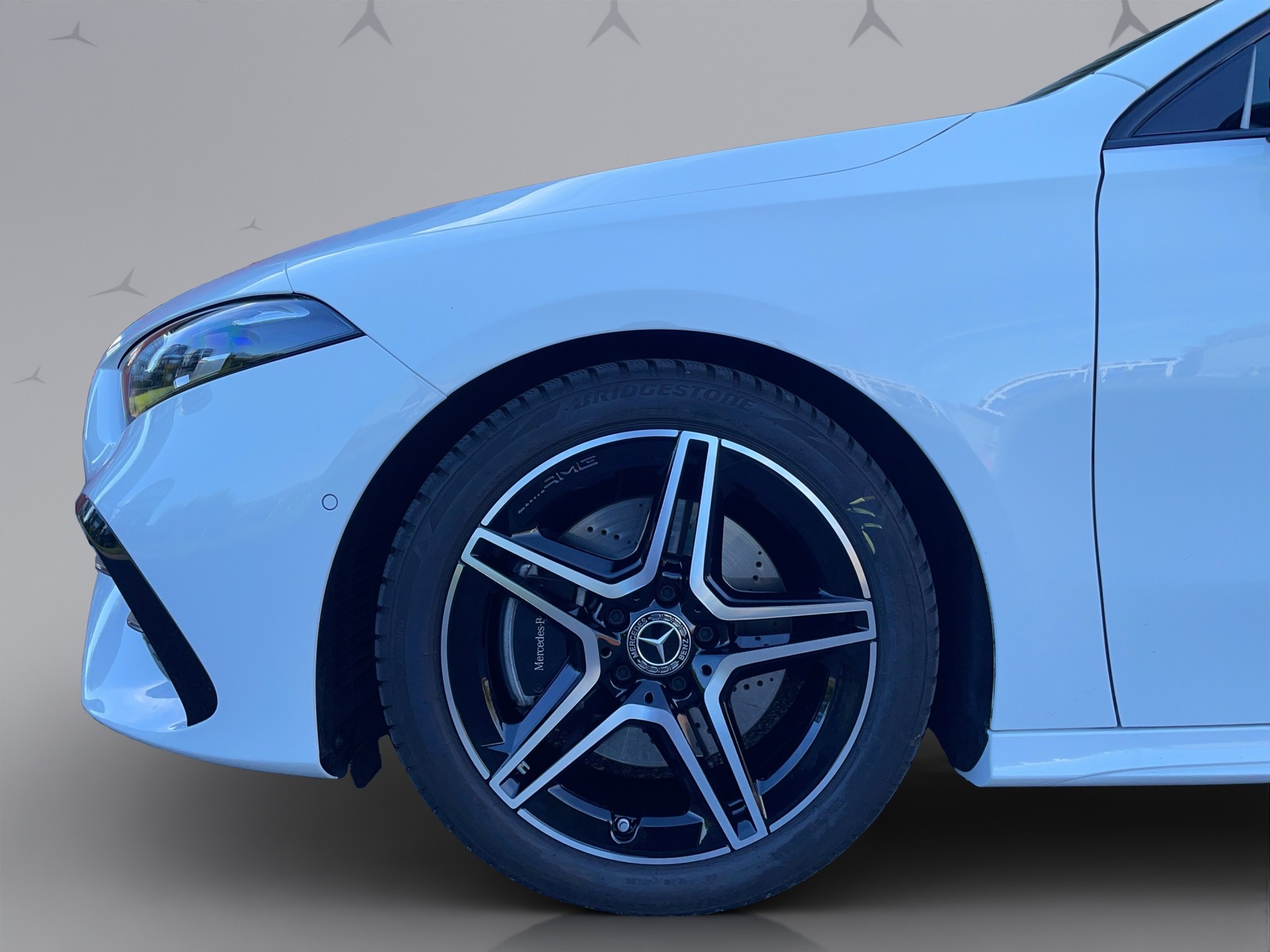 MERCEDES-BENZ A 220 AMG Line 4Matic-image-2