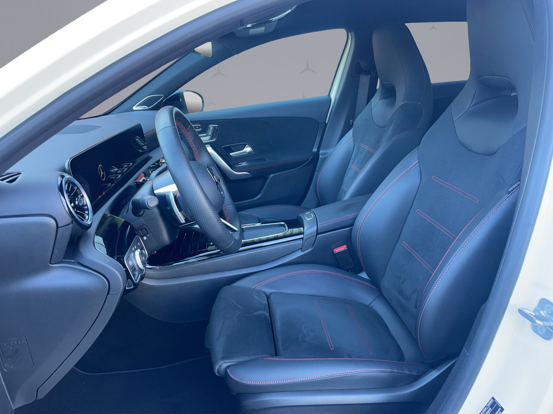 MERCEDES-BENZ A 220 AMG Line 4Matic-image-9