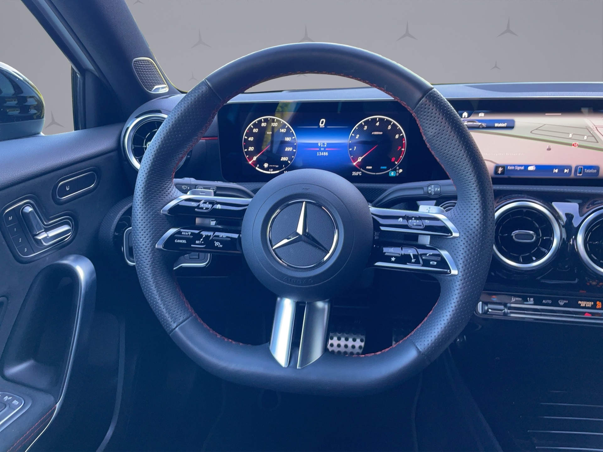 MERCEDES-BENZ A 220 AMG Line 4Matic-image-11