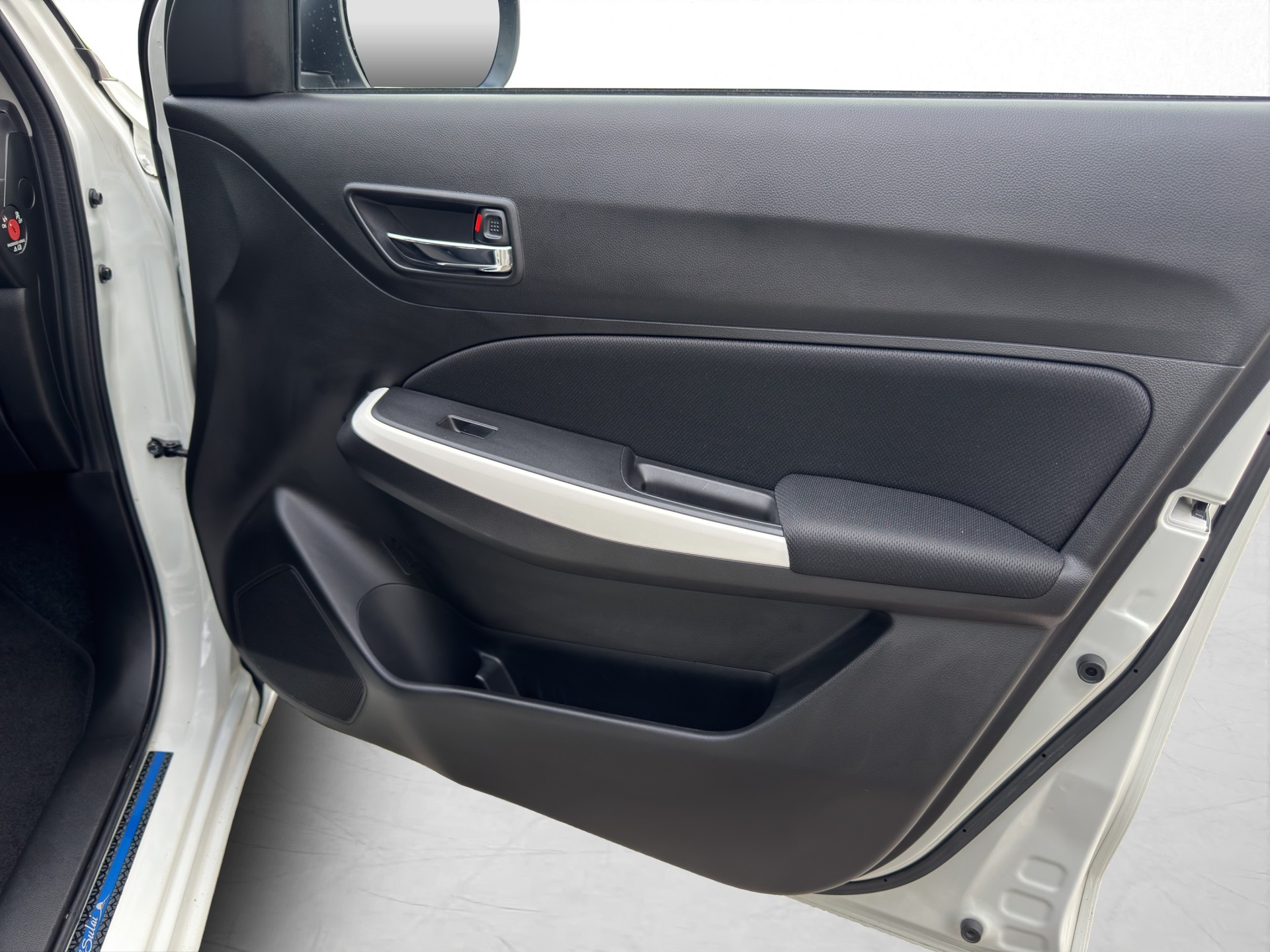 SUZUKI Swift 1.2i Piz Sulai Allgrip 4x4 Hybrid-image-10