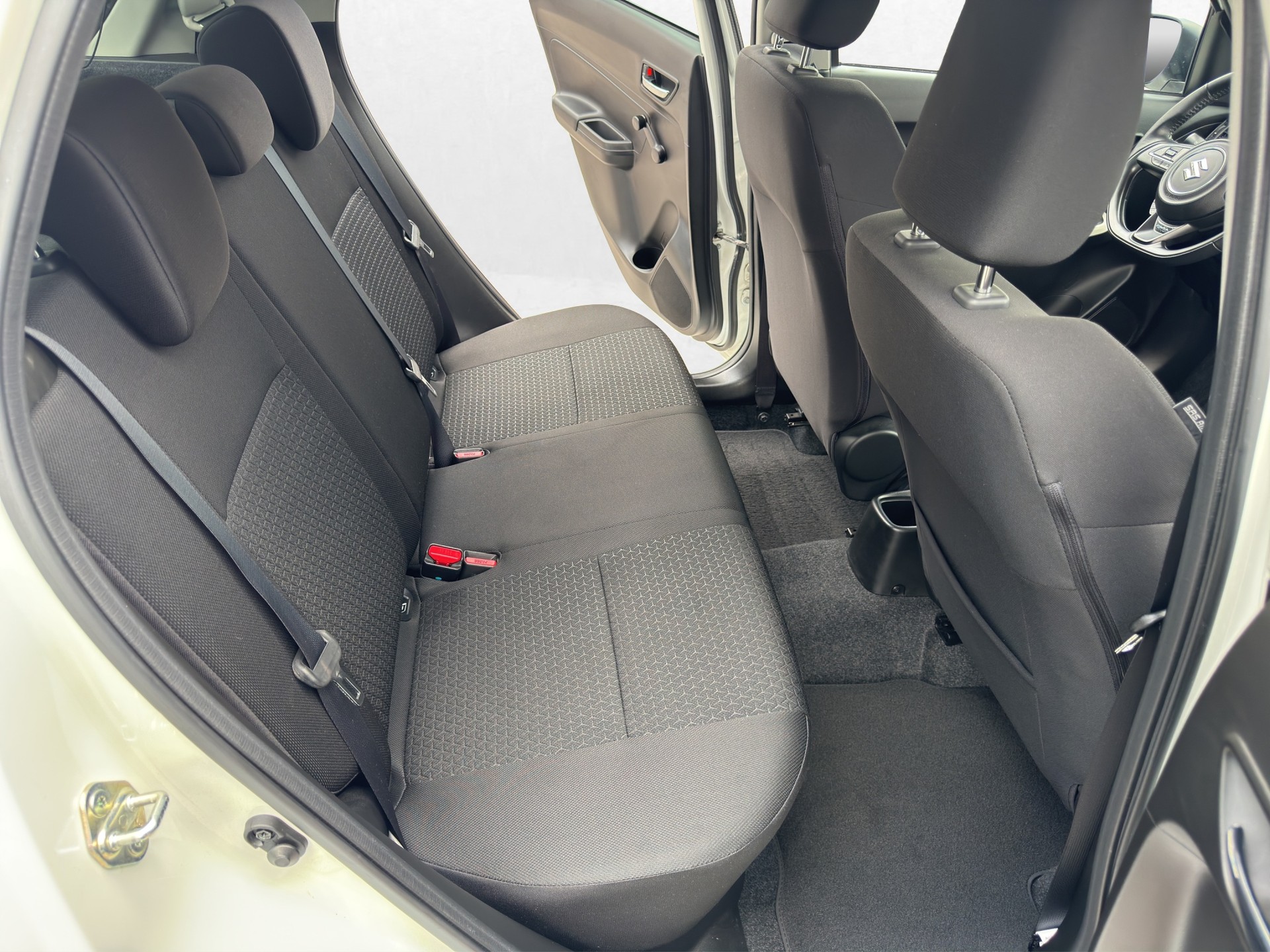 SUZUKI Swift 1.2i Piz Sulai Allgrip 4x4 Hybrid-image-12