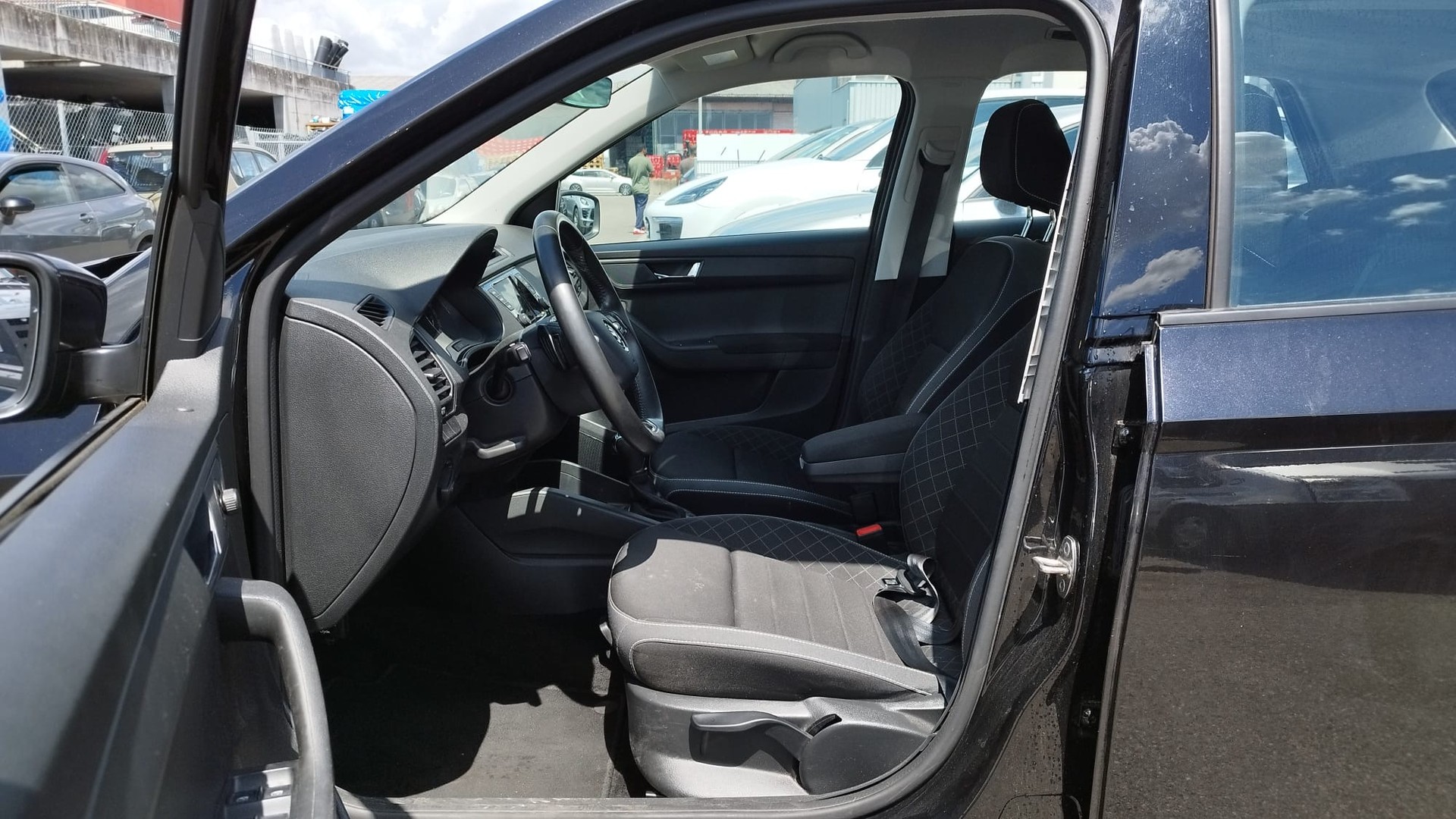 SKODA Fabia 1.0 TSI Ambition DSG-image-8