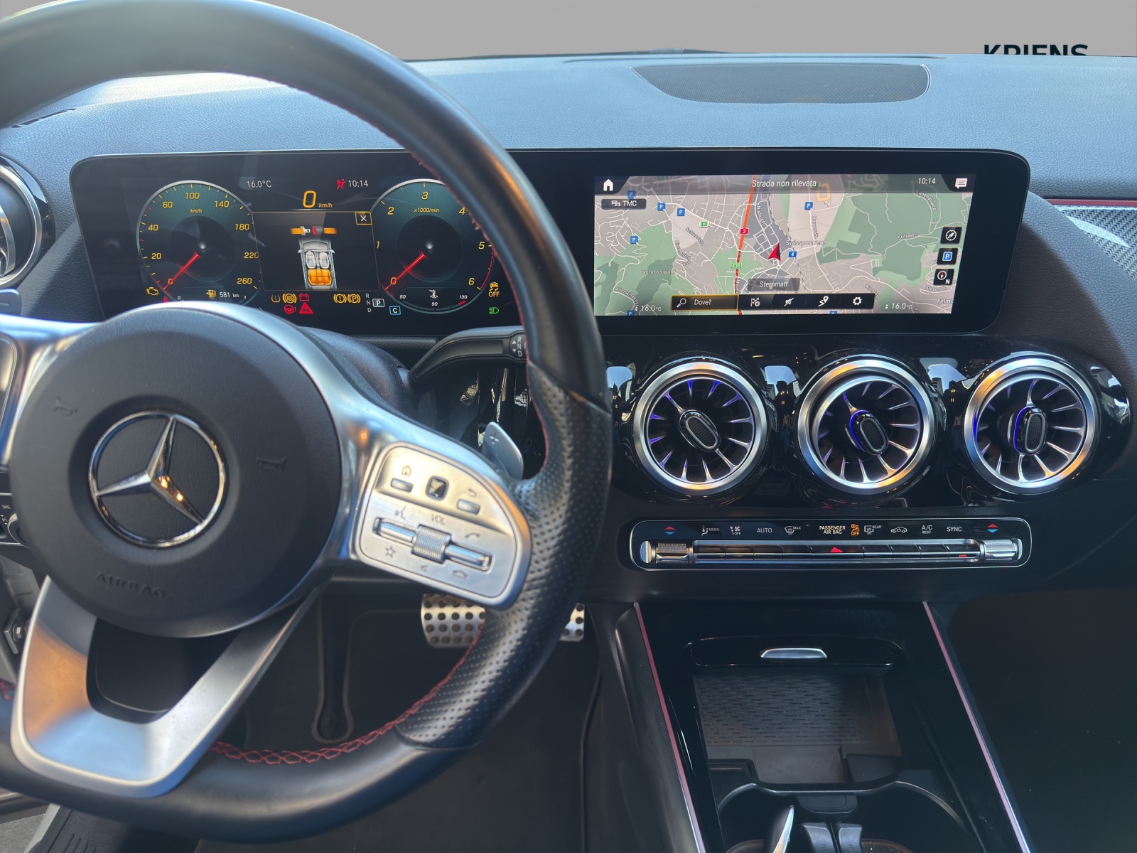 MERCEDES-BENZ GLA 200 d 4M - AMG / DISTRONIC / Rückfahrkamera / Premium-Plus-image-10