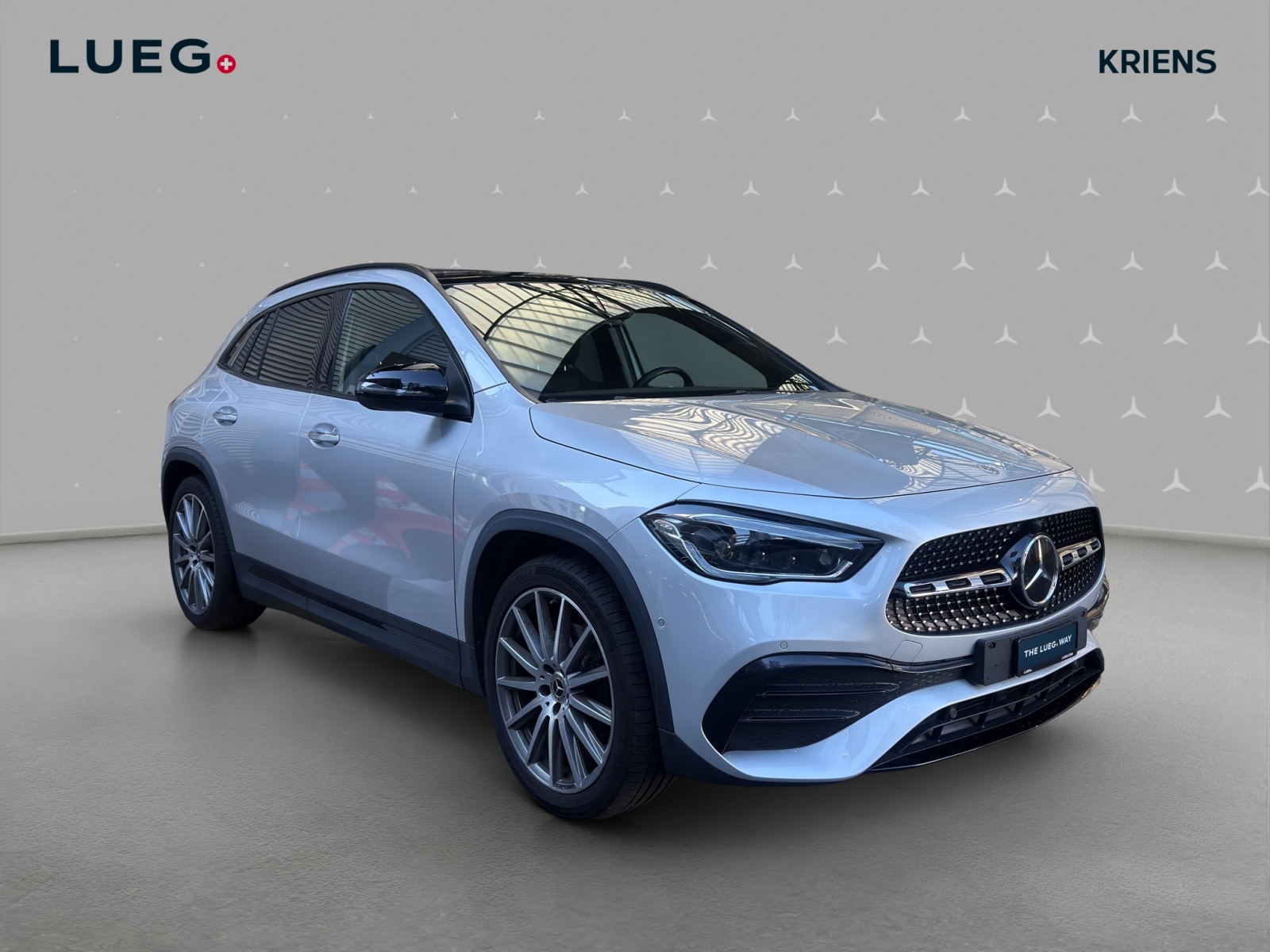 MERCEDES-BENZ GLA 200 d 4M - AMG / DISTRONIC / Rückfahrkamera / Premium-Plus-image-4