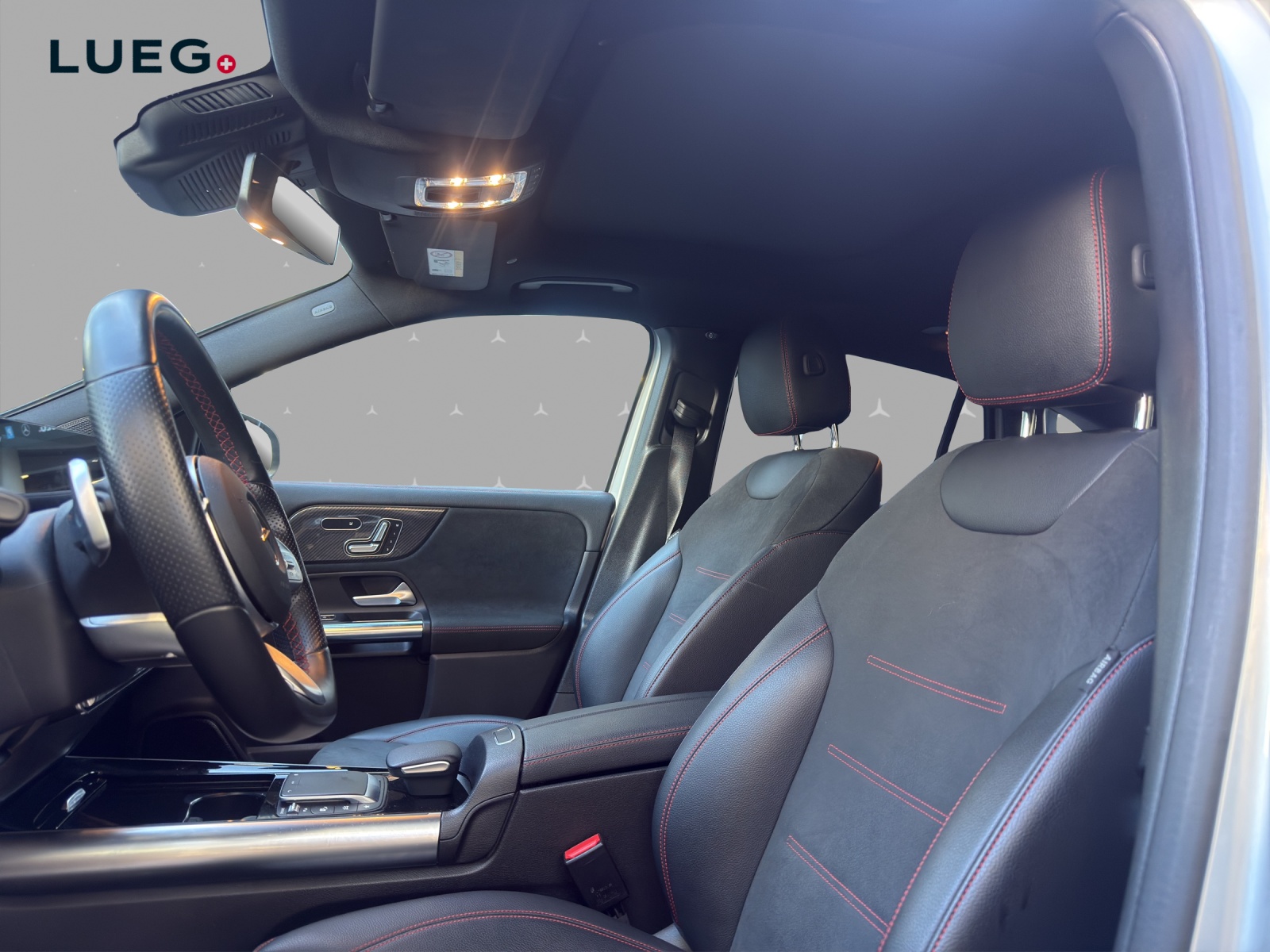 MERCEDES-BENZ GLA 200 d 4M - AMG / DISTRONIC / Rückfahrkamera / Premium-Plus-image-8