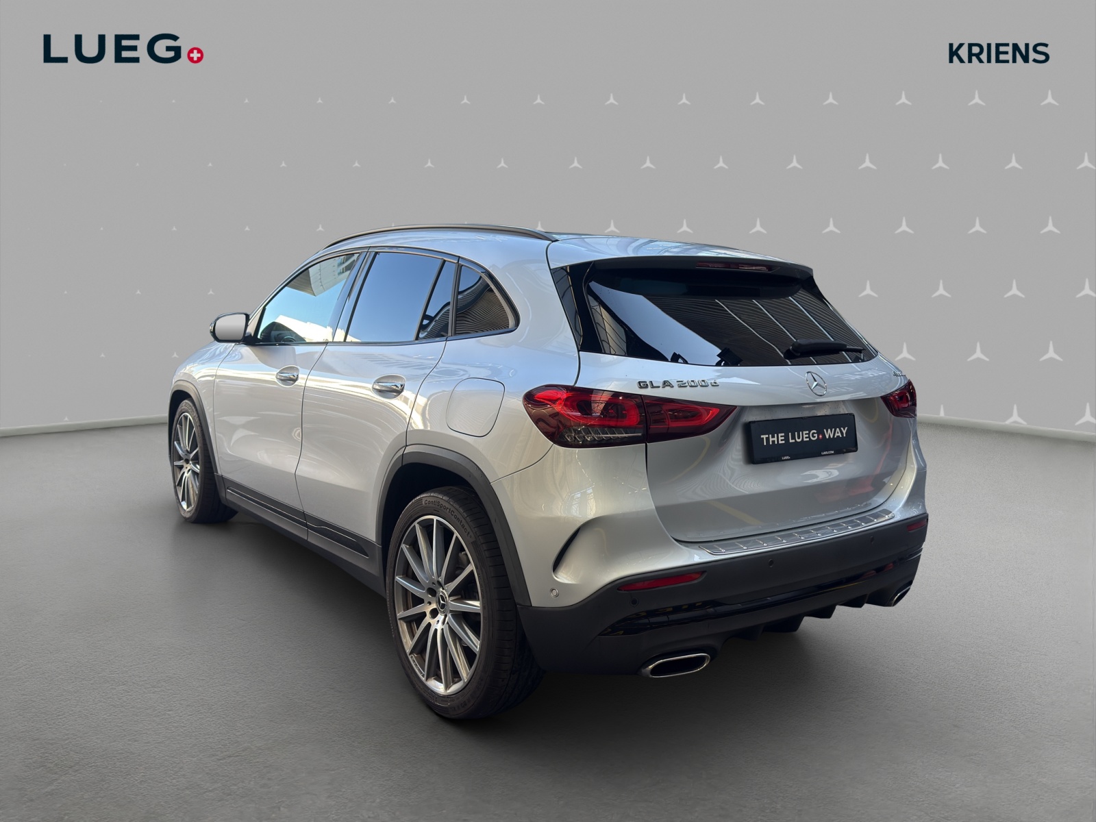 MERCEDES-BENZ GLA 200 d 4M - AMG / DISTRONIC / Rückfahrkamera / Premium-Plus-image-2