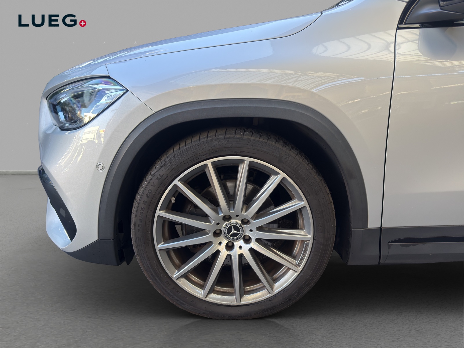 MERCEDES-BENZ GLA 200 d 4M - AMG / DISTRONIC / Rückfahrkamera / Premium-Plus-image-6