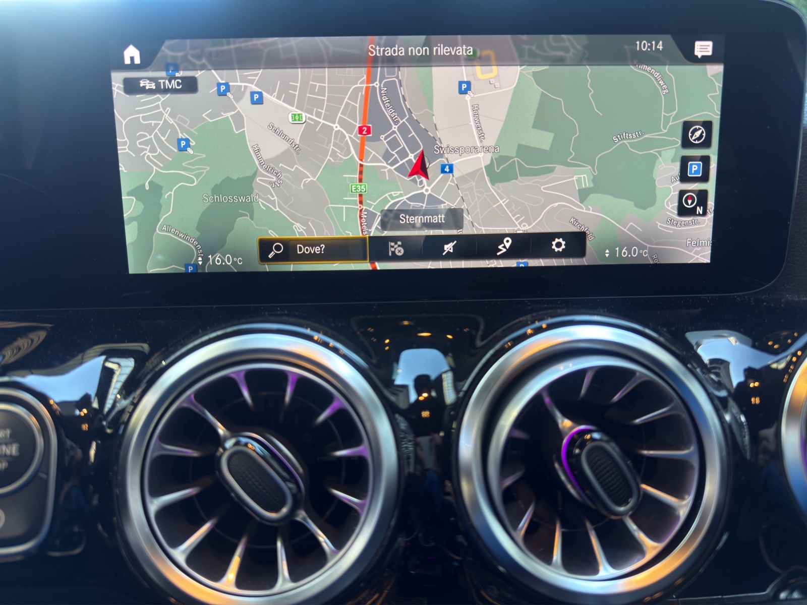 MERCEDES-BENZ GLA 200 d 4M - AMG / DISTRONIC / Rückfahrkamera / Premium-Plus-image-11