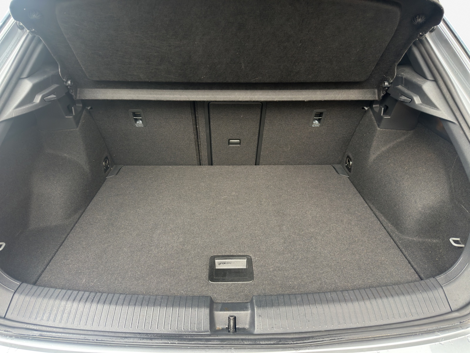 VW T-Roc 2.0 TSI R-Line DSG 4Motion-image-12