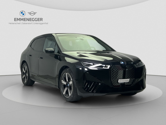 BMW iX xDrive40-image-2