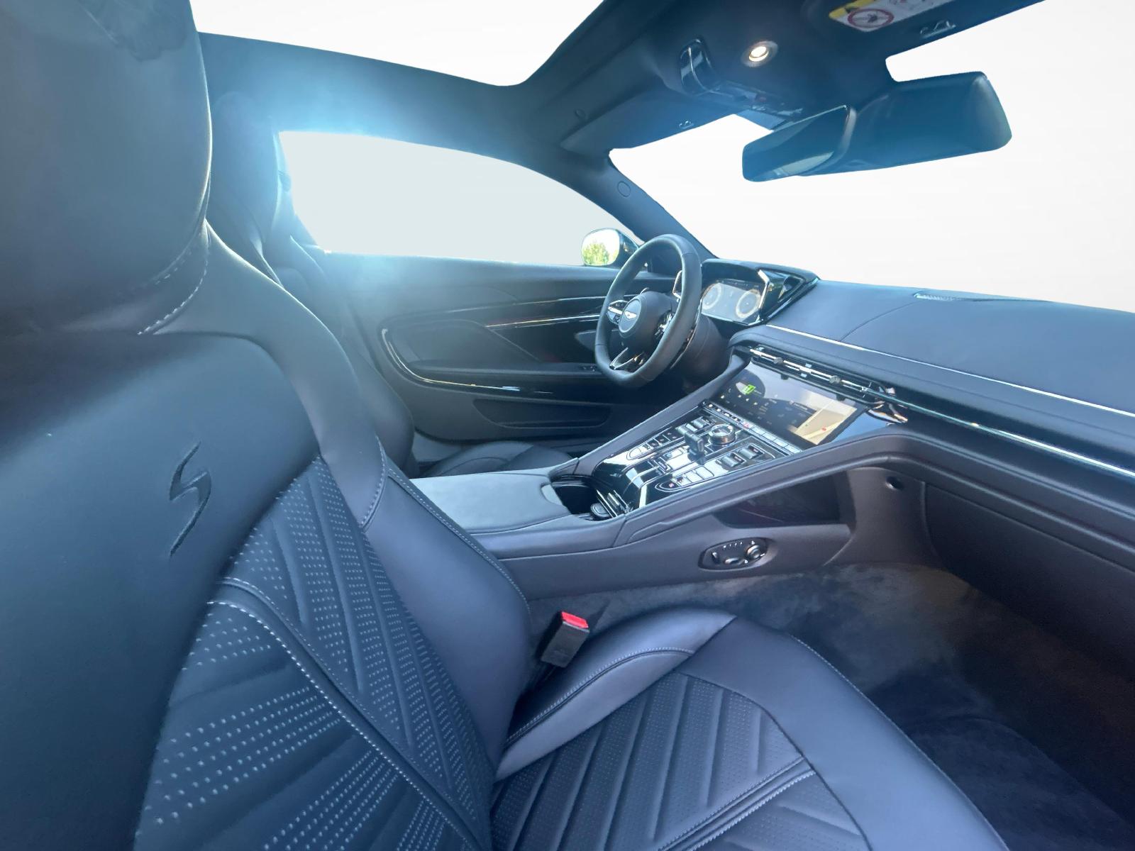 ASTON MARTIN DB12 Coupé 4.0 S V8 Bi-Turbo-image-9