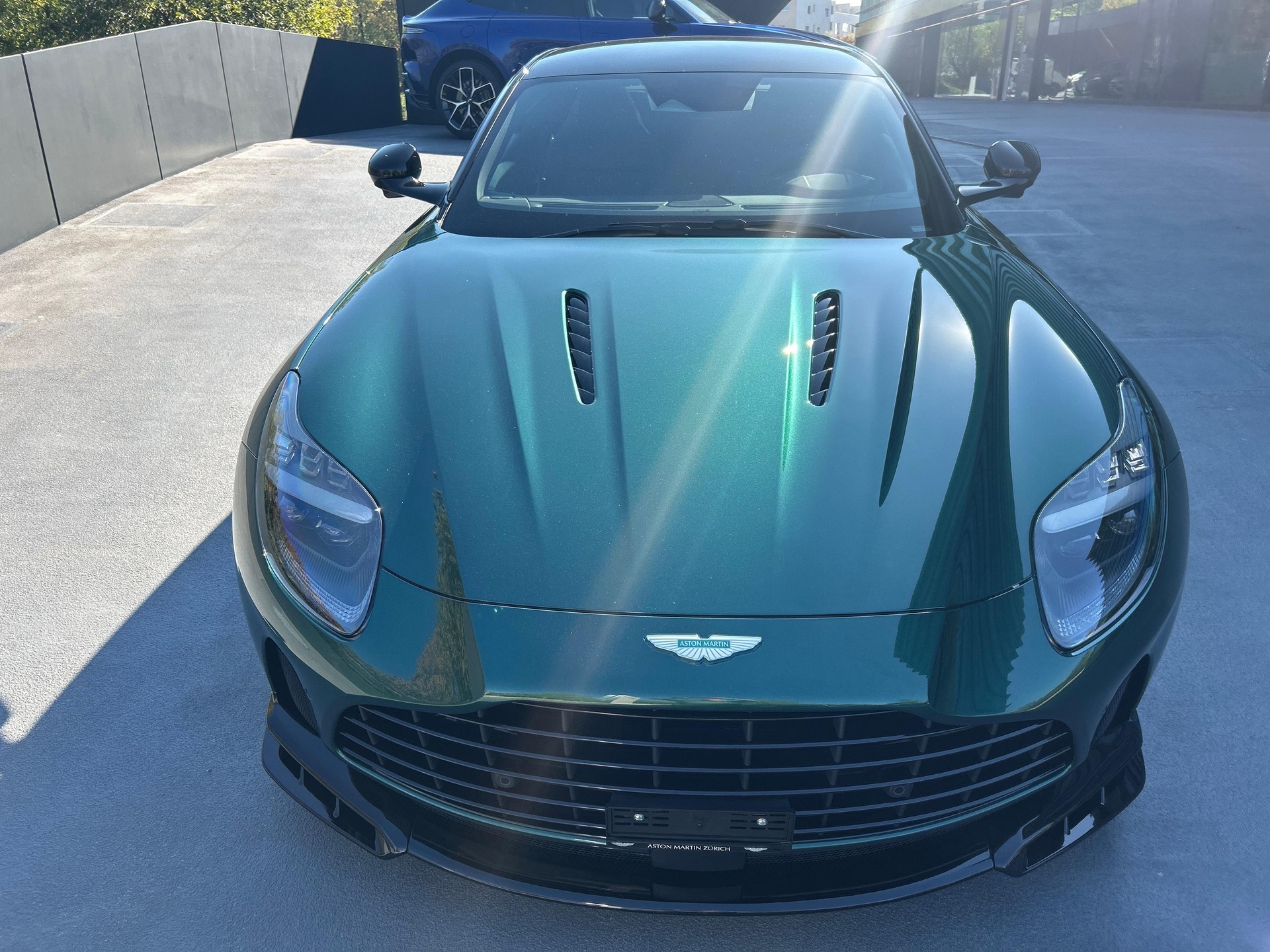 ASTON MARTIN DB12 Coupé 4.0 S V8 Bi-Turbo-image-25
