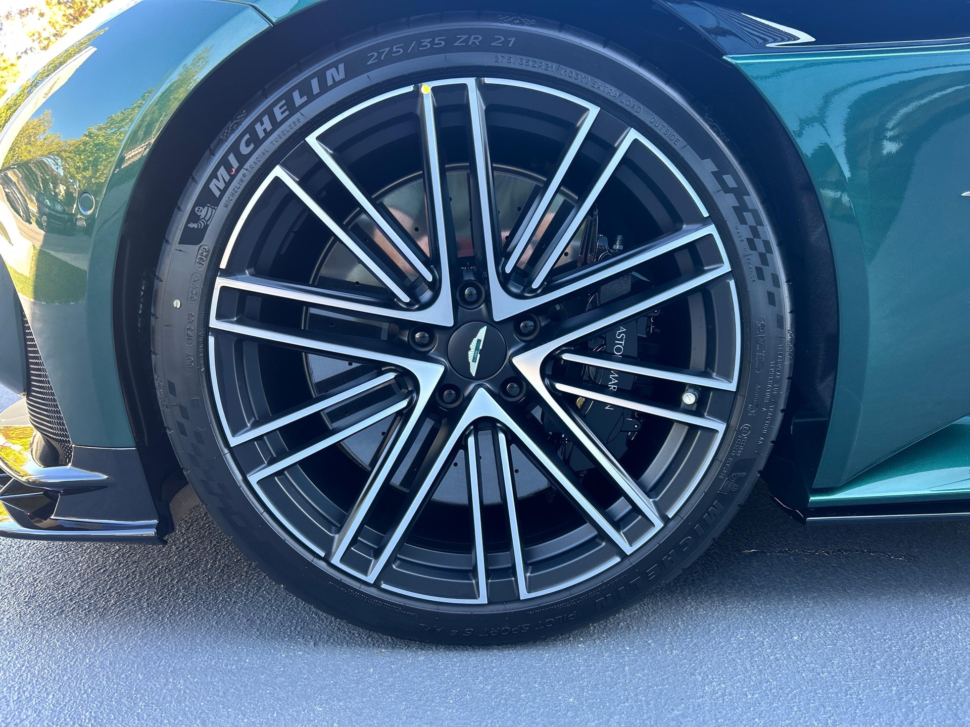 ASTON MARTIN DB12 Coupé 4.0 S V8 Bi-Turbo-image-18