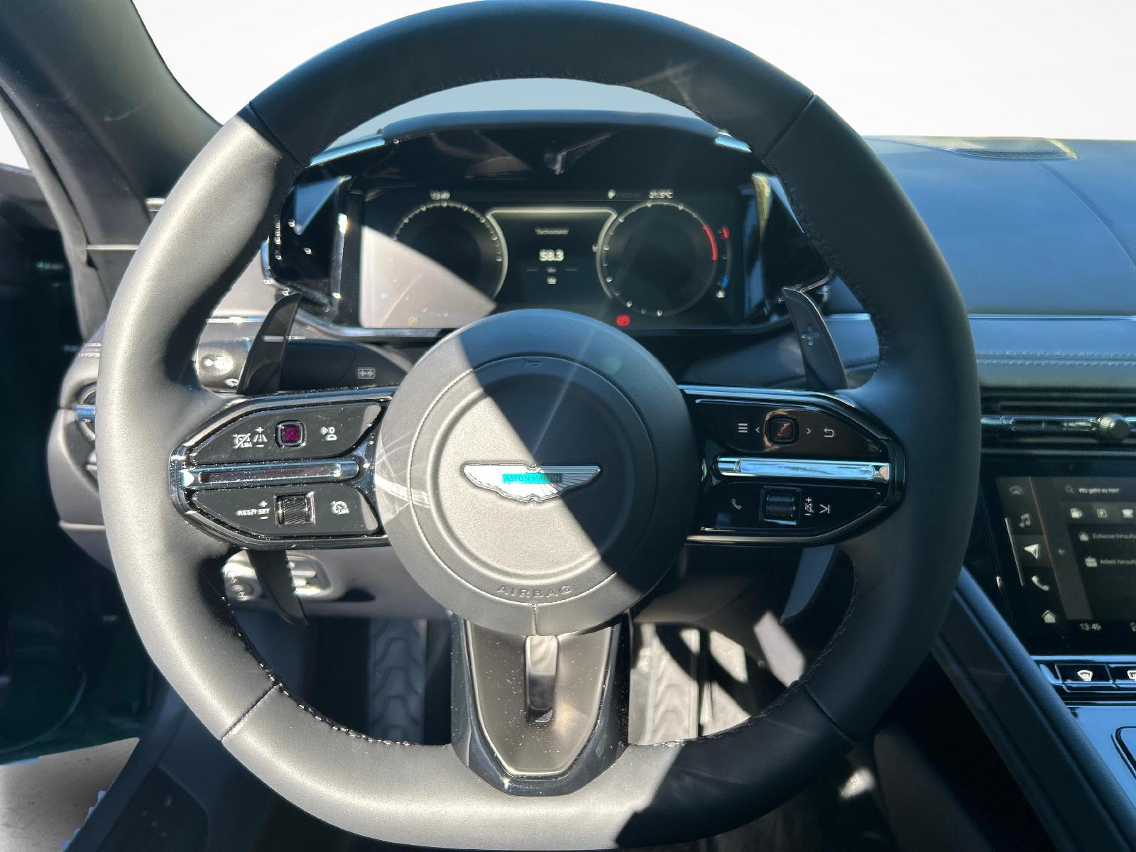 ASTON MARTIN DB12 Coupé 4.0 S V8 Bi-Turbo-image-15