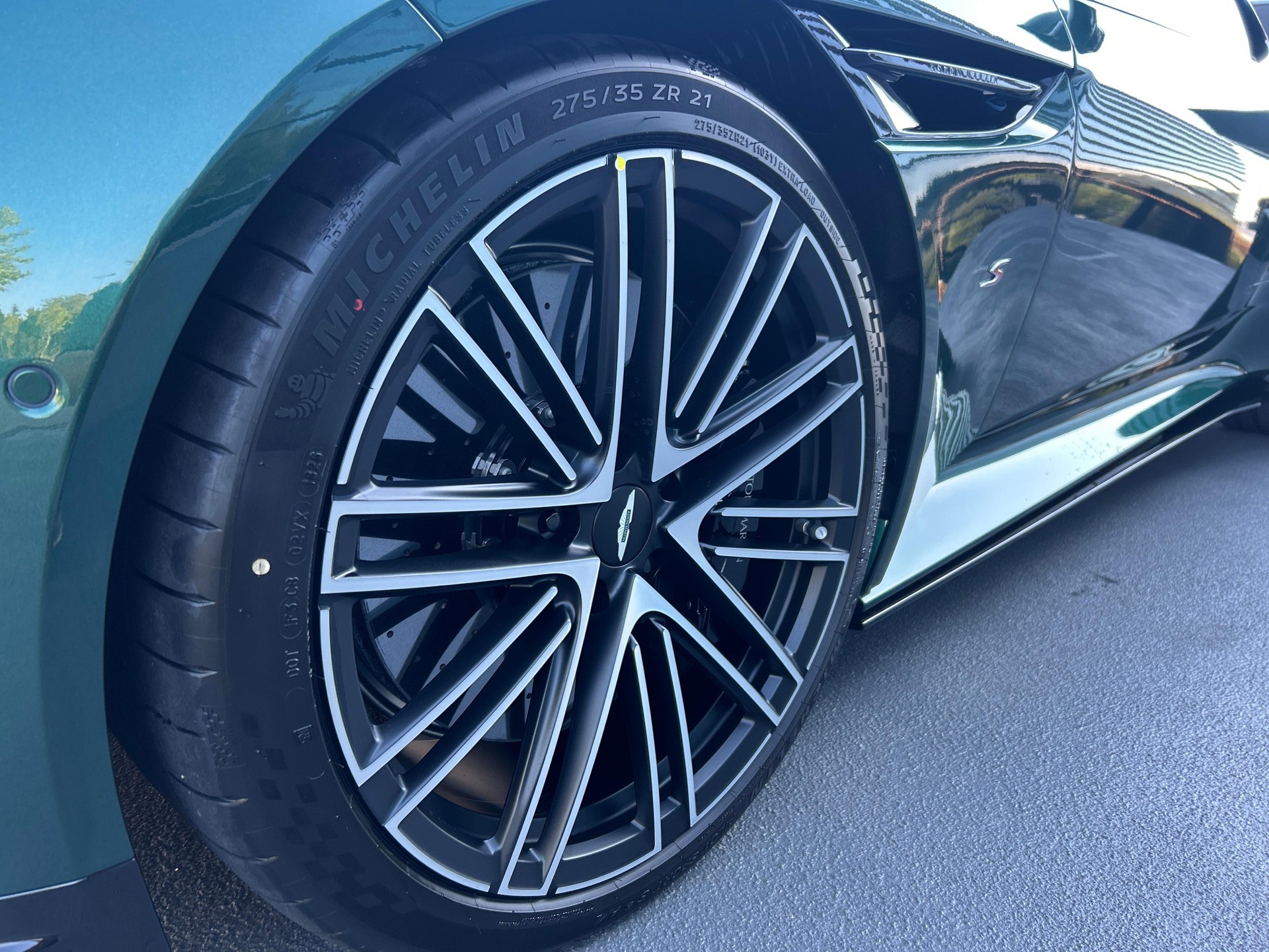 ASTON MARTIN DB12 Coupé 4.0 S V8 Bi-Turbo-image-19