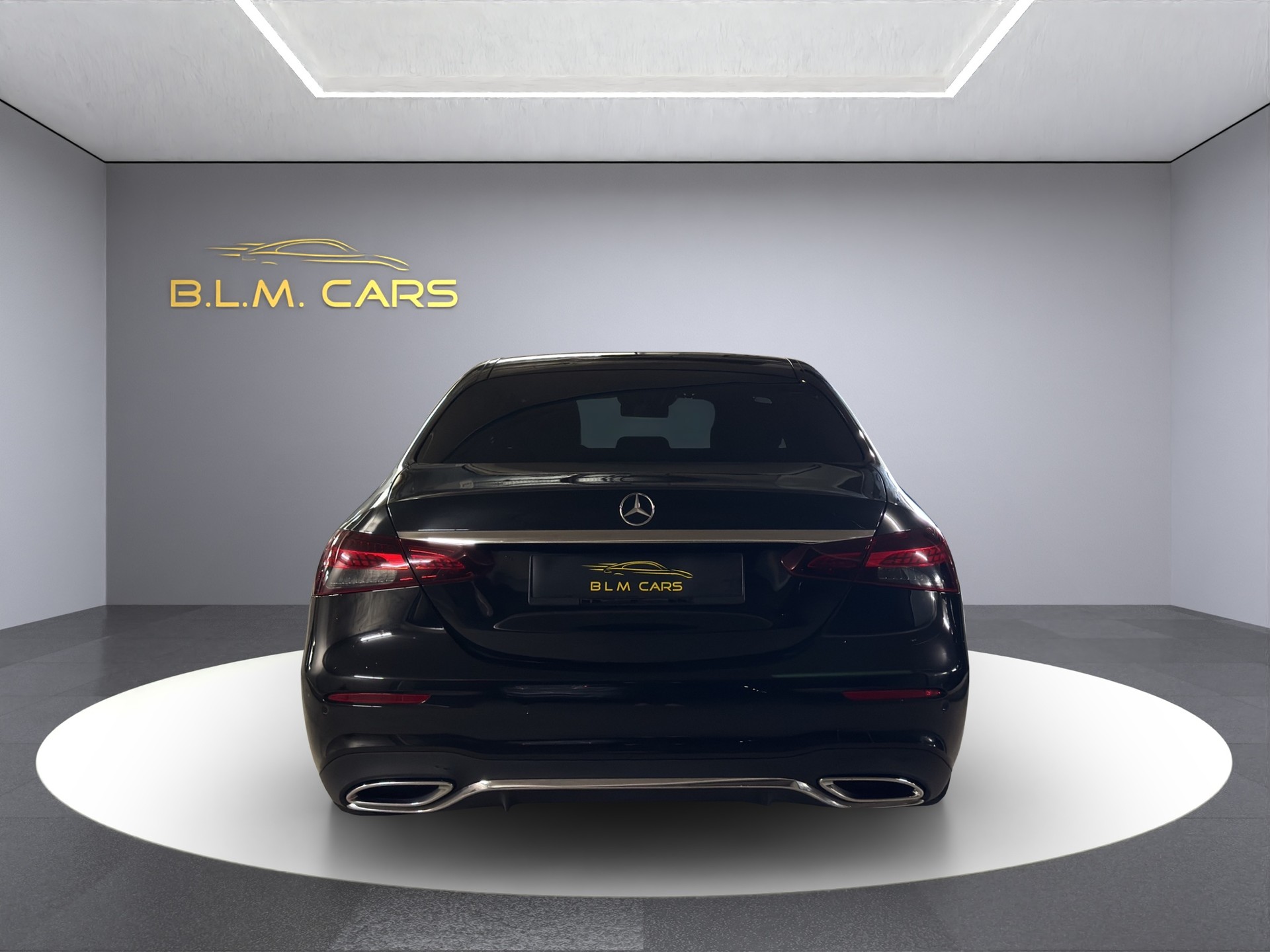 MERCEDES-BENZ E 220 d 4Matic Swiss Star AMG 9G-Tronic-image-4