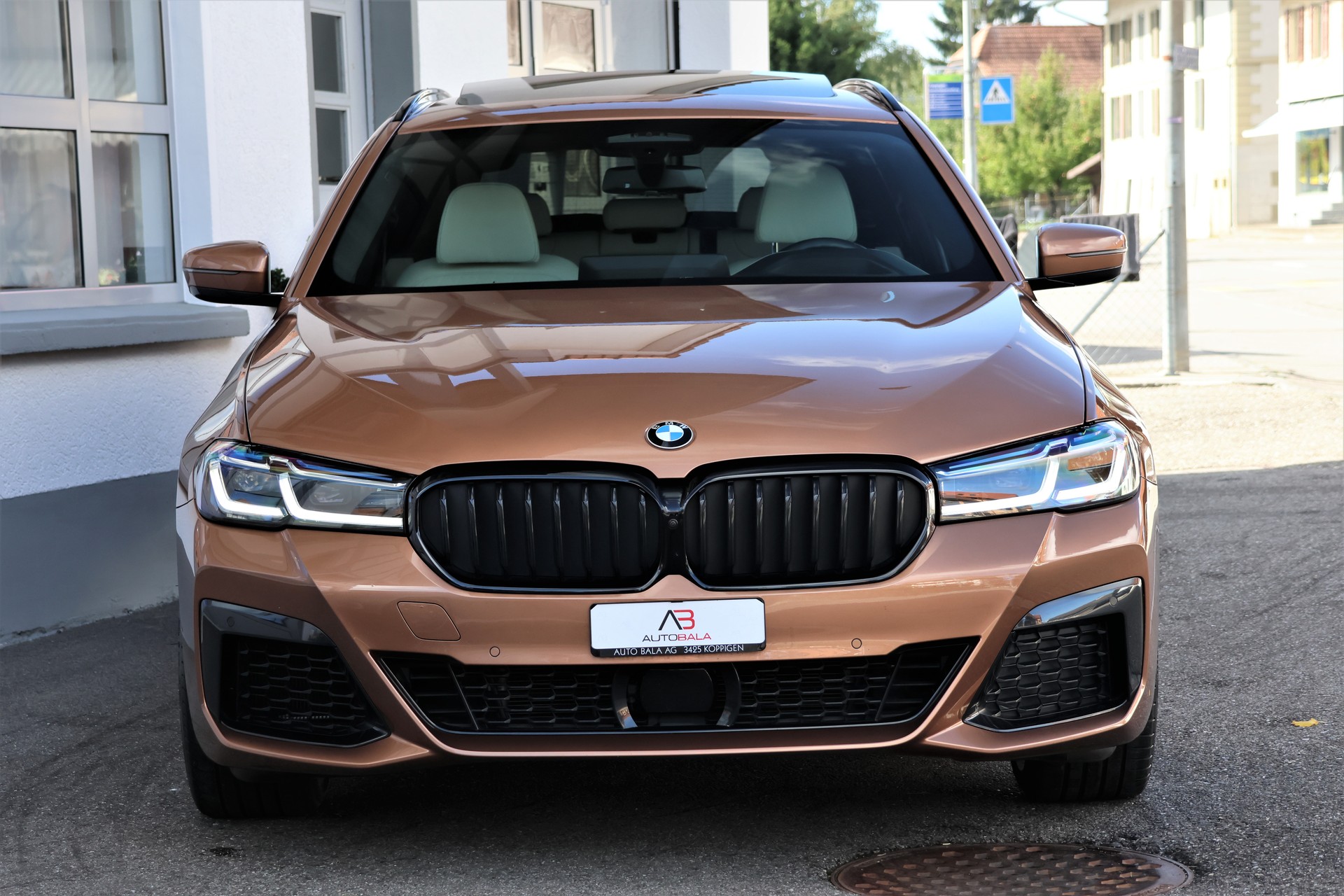 BMW 540i xDrive 48V Touring M Sport Steptronic (CH) + 2.0T AHK-showroom-element-1