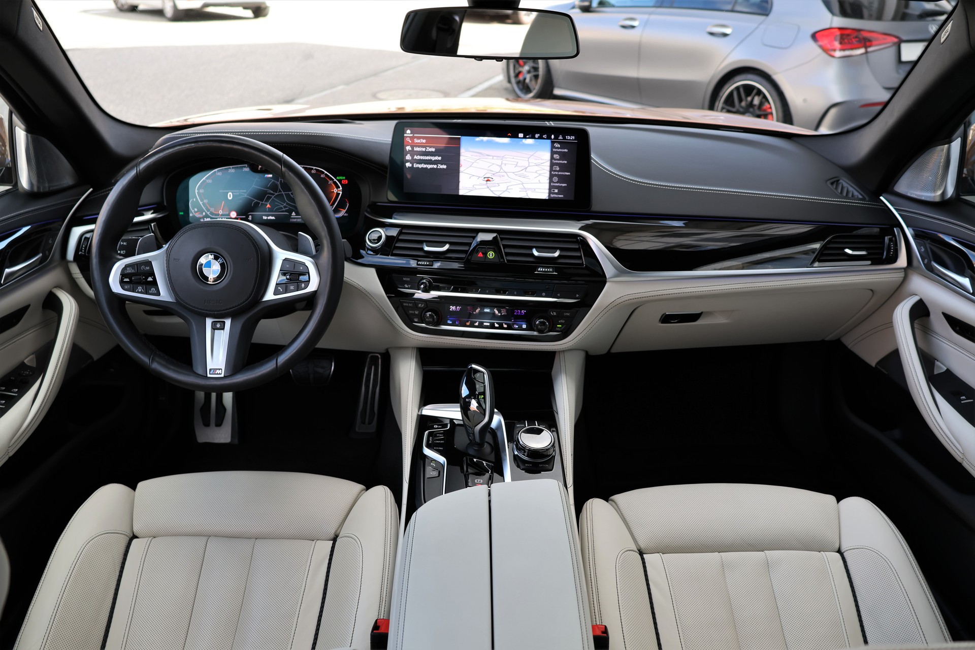 BMW 540i xDrive 48V Touring M Sport Steptronic (CH) + 2.0T AHK-image-17