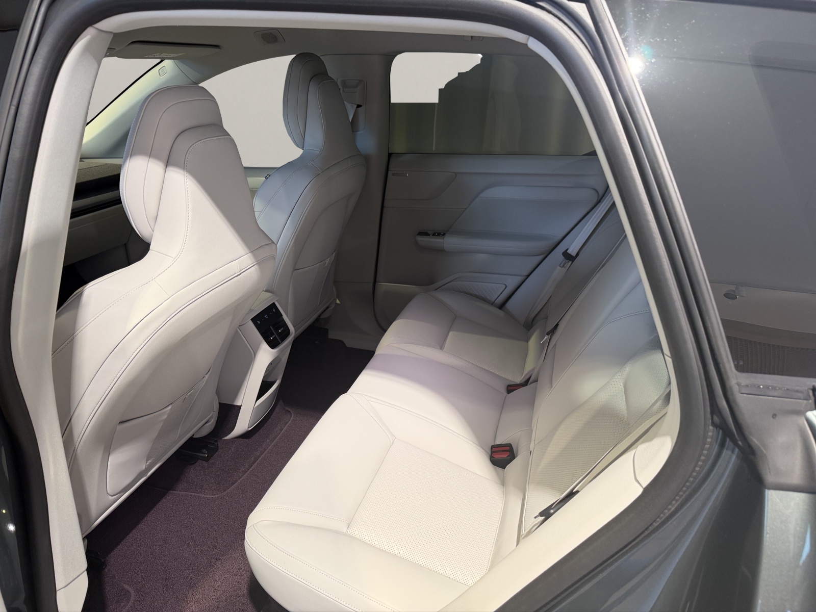 VOLVO EX60 Twin Ultra AWD-image-5