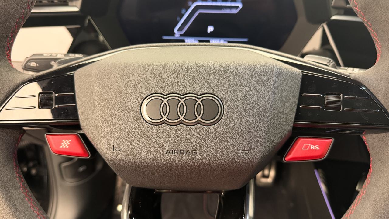 AUDI RS3 Sportback 2.5 TSI quattro S-tronic-image-9