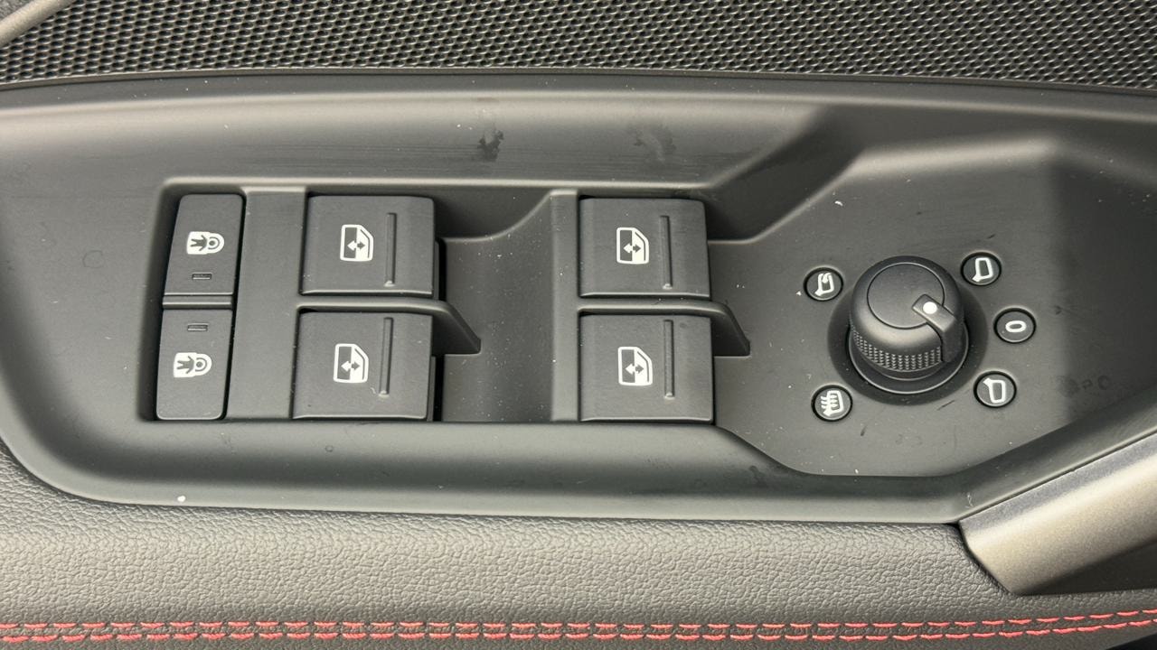 AUDI RS3 Sportback 2.5 TSI quattro S-tronic-image-8