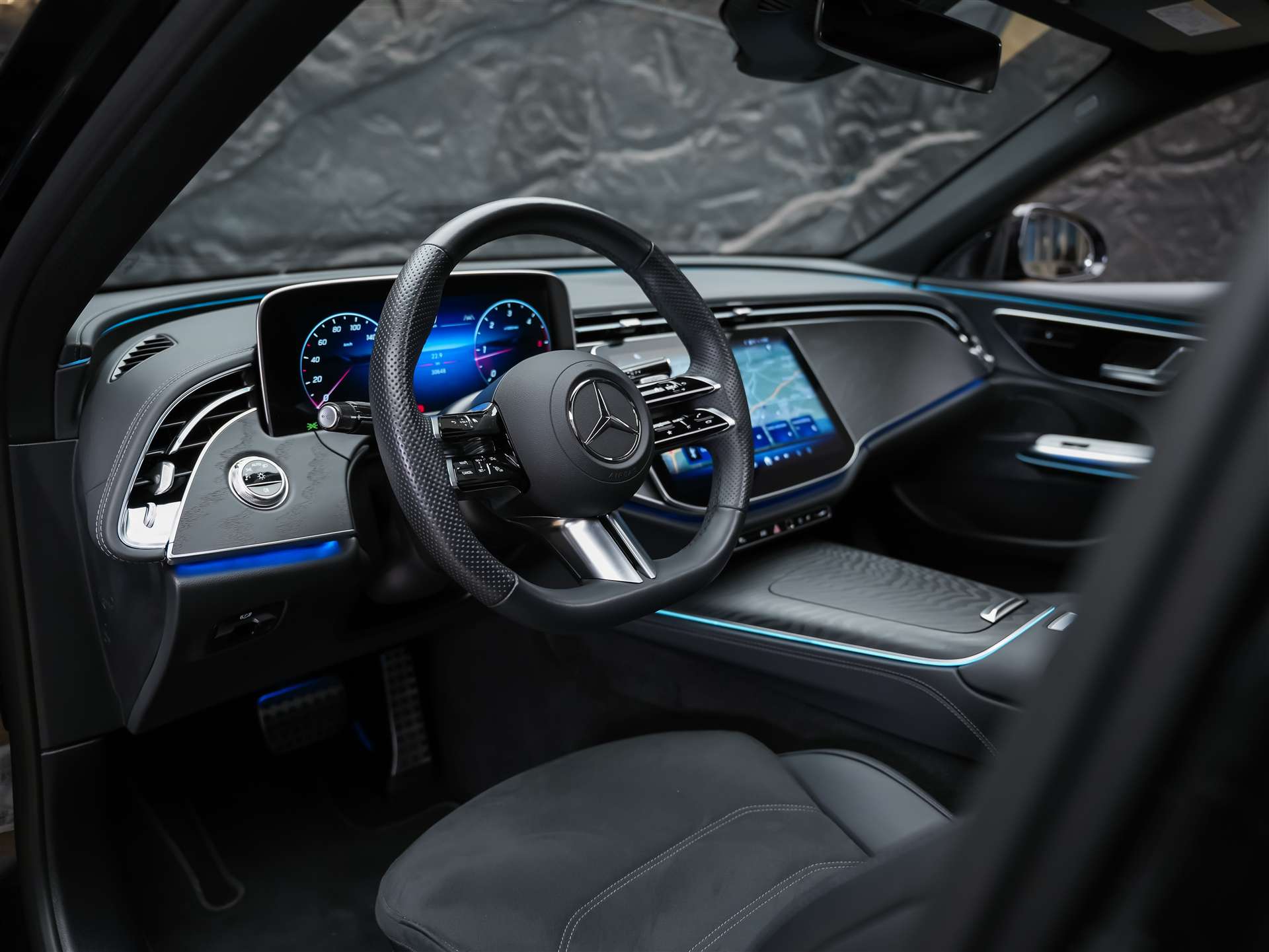 MERCEDES-BENZ E 220 d AMG Line 9G-Tronic "21" Felgen*Werksgarantie*Panorama*Lenkradheizung*-image-8