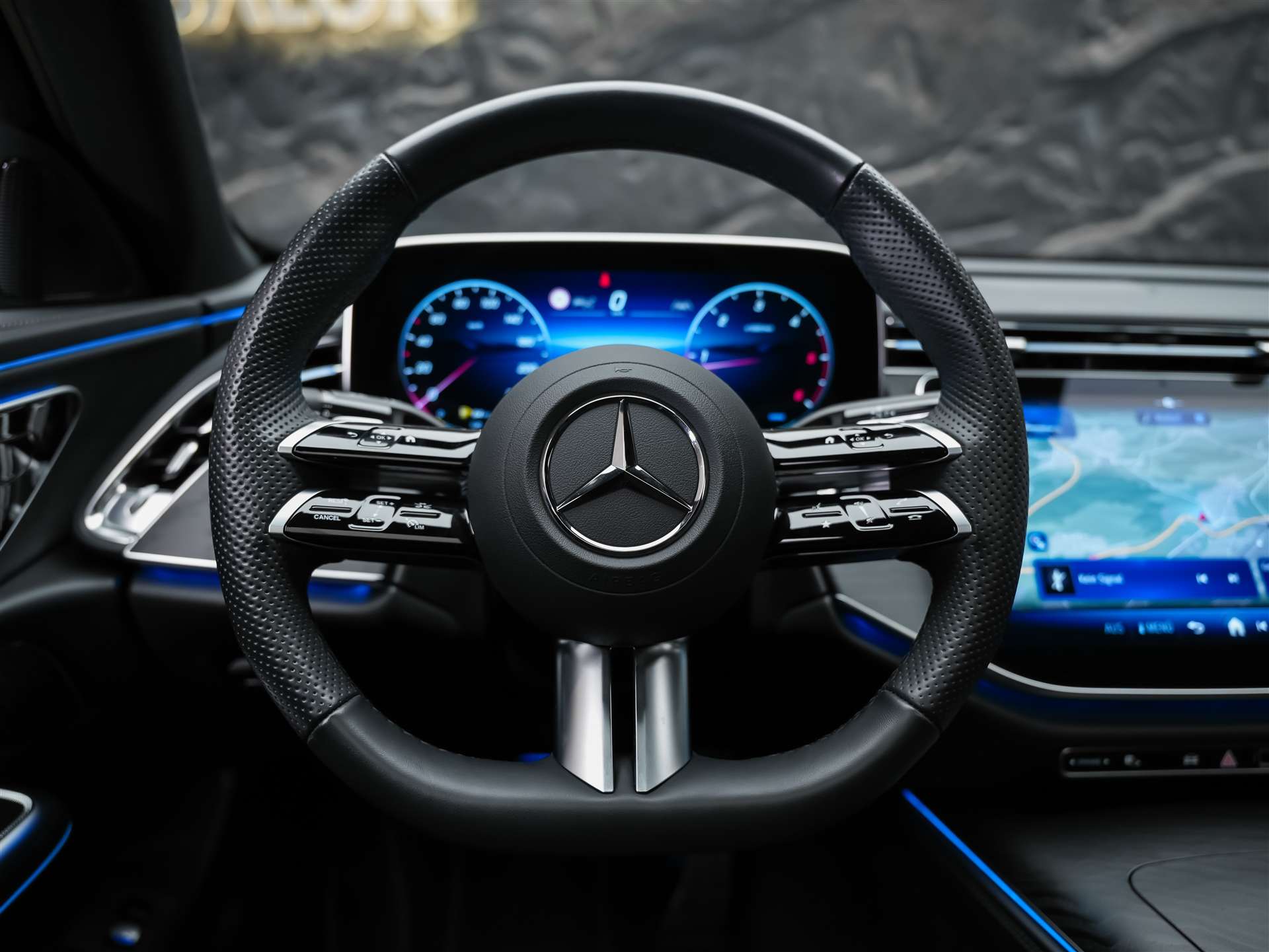 MERCEDES-BENZ E 220 d AMG Line 9G-Tronic "21" Felgen*Werksgarantie*Panorama*Lenkradheizung*-image-27