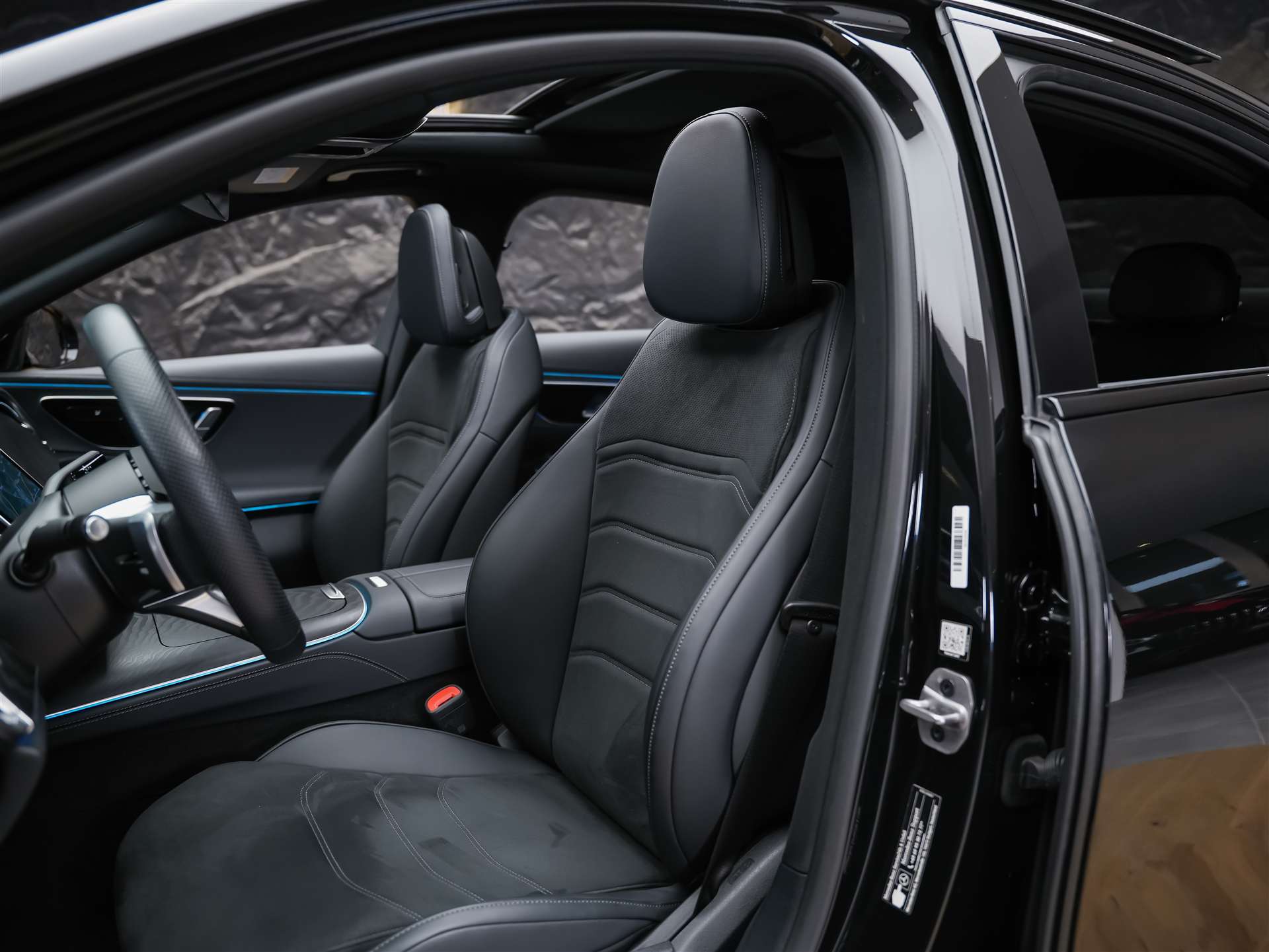 MERCEDES-BENZ E 220 d AMG Line 9G-Tronic "21" Felgen*Werksgarantie*Panorama*Lenkradheizung*-image-9