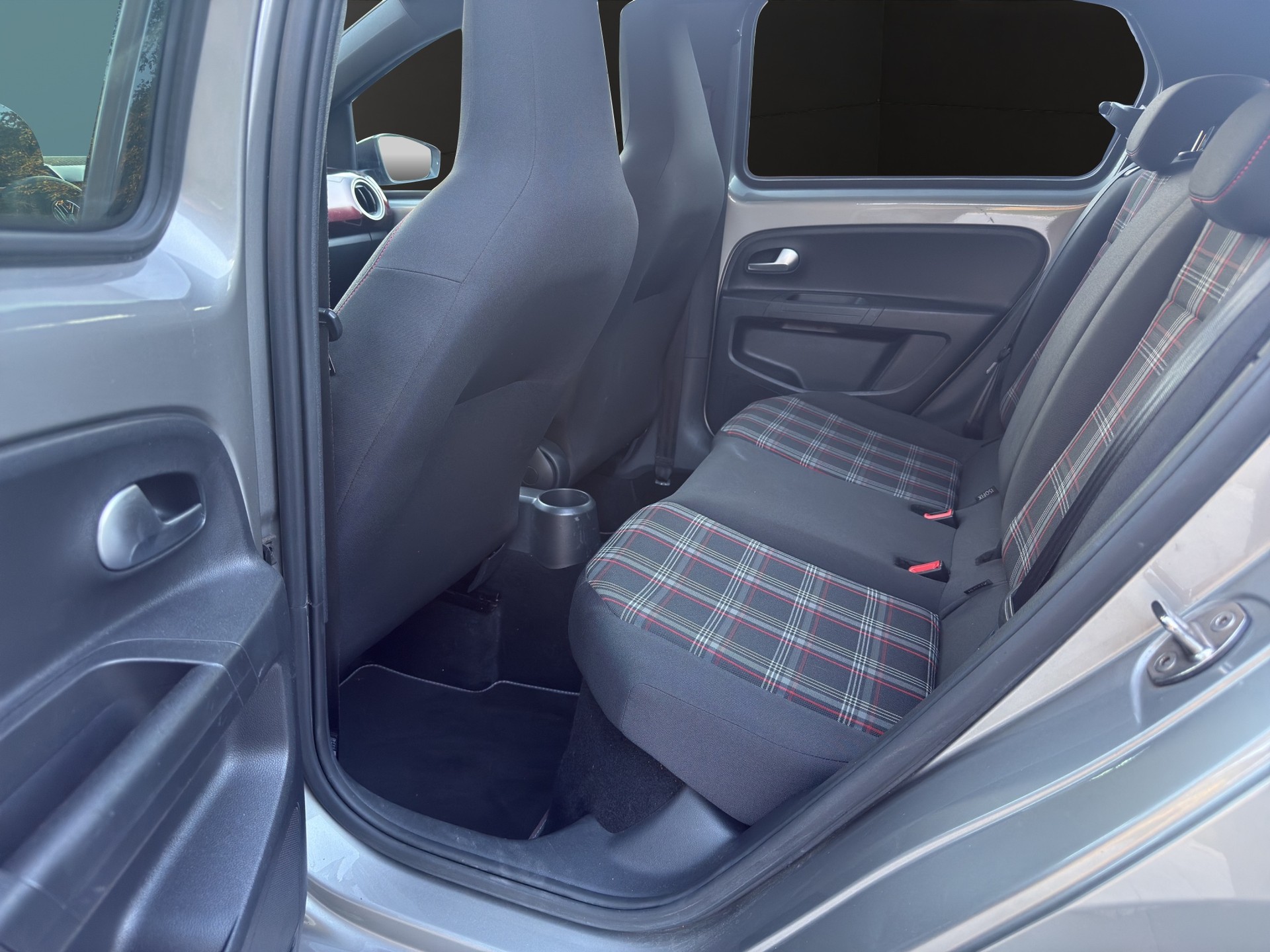 VW Up 1.0 TSI GTI-image-12
