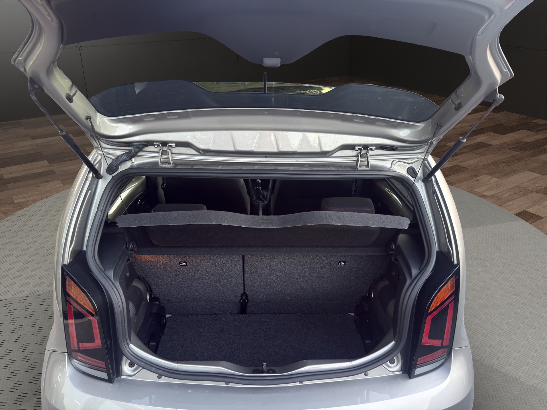 VW Up 1.0 TSI GTI-image-6