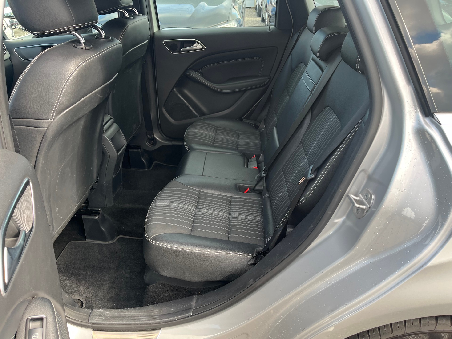 MERCEDES-BENZ B 180 CDI 7G-DCT-image-13