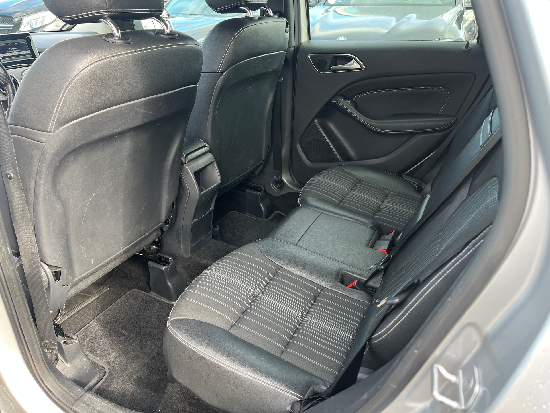 MERCEDES-BENZ B 180 CDI 7G-DCT-image-9