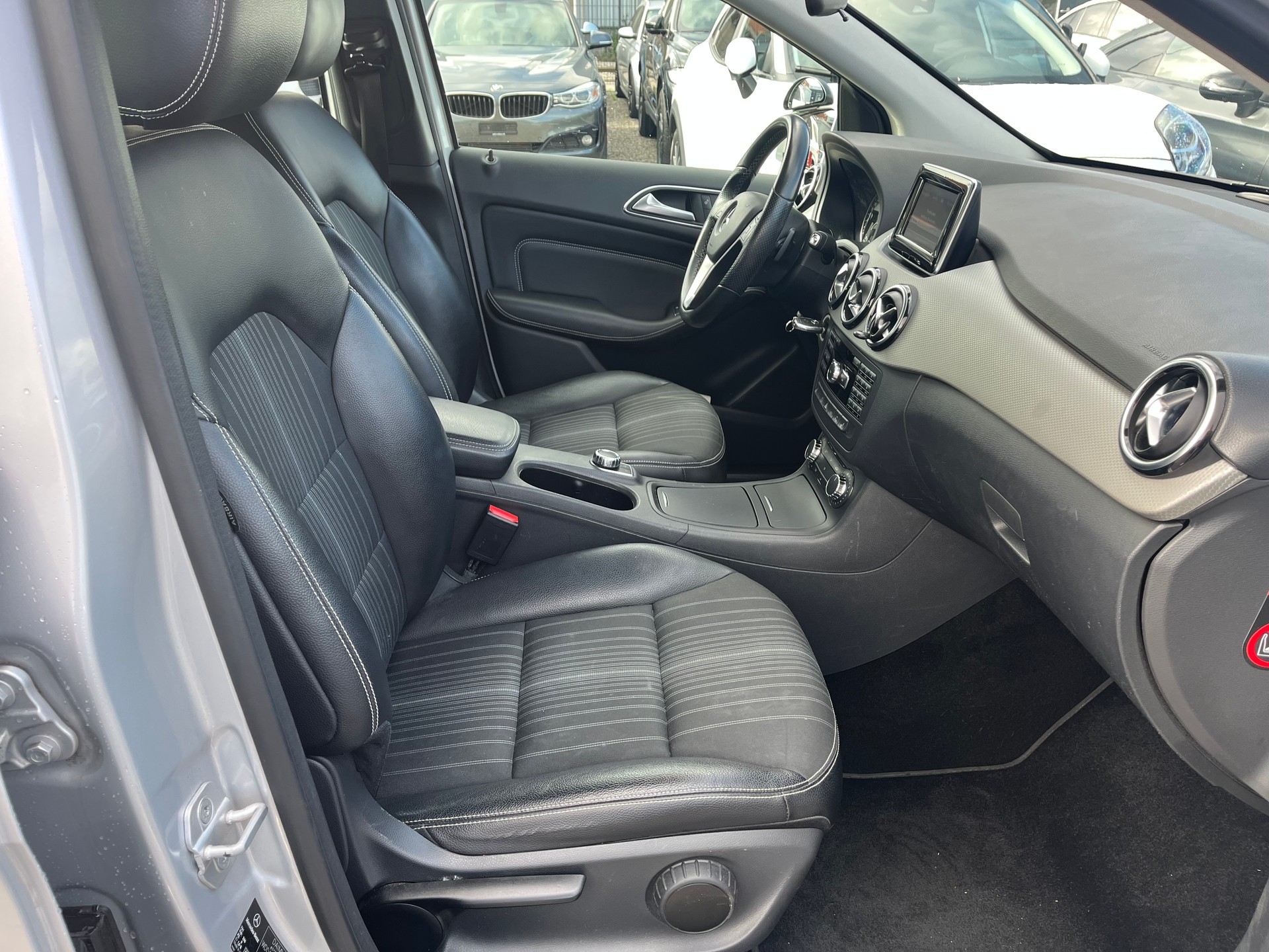 MERCEDES-BENZ B 180 CDI 7G-DCT-image-12