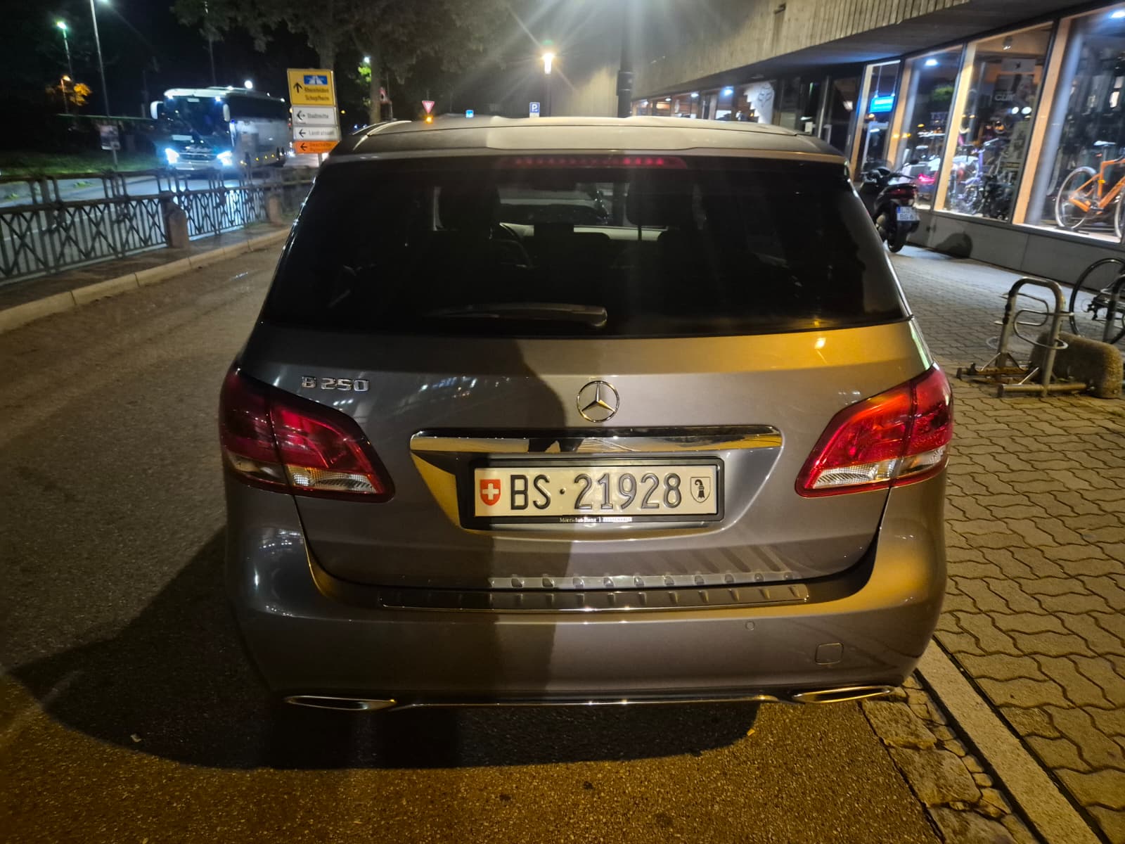 MERCEDES-BENZ B 250 Urban-image-3