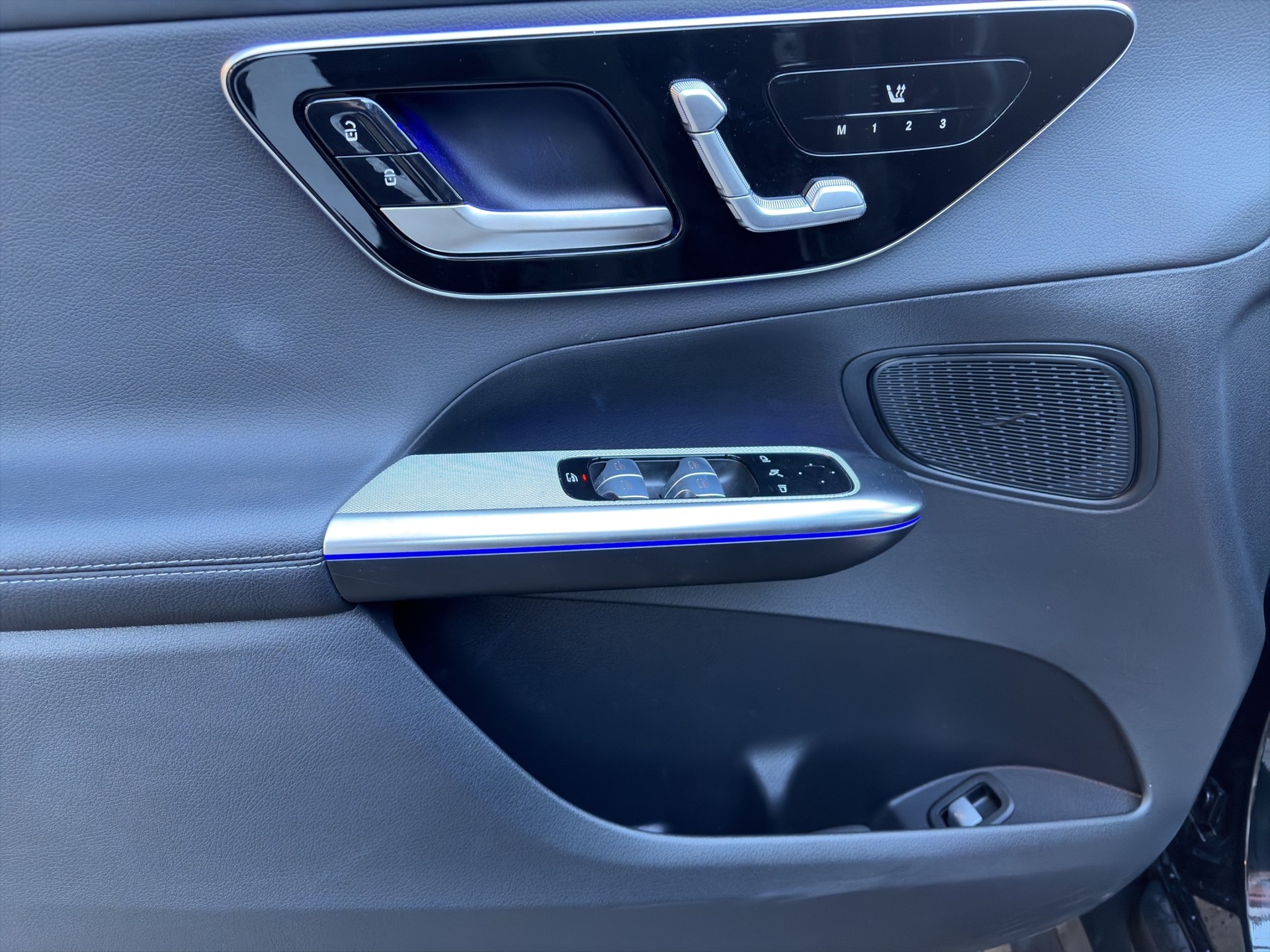 MERCEDES-BENZ GLC-Klasse X254 GLC 220 d AMG Line 4matic-image-9