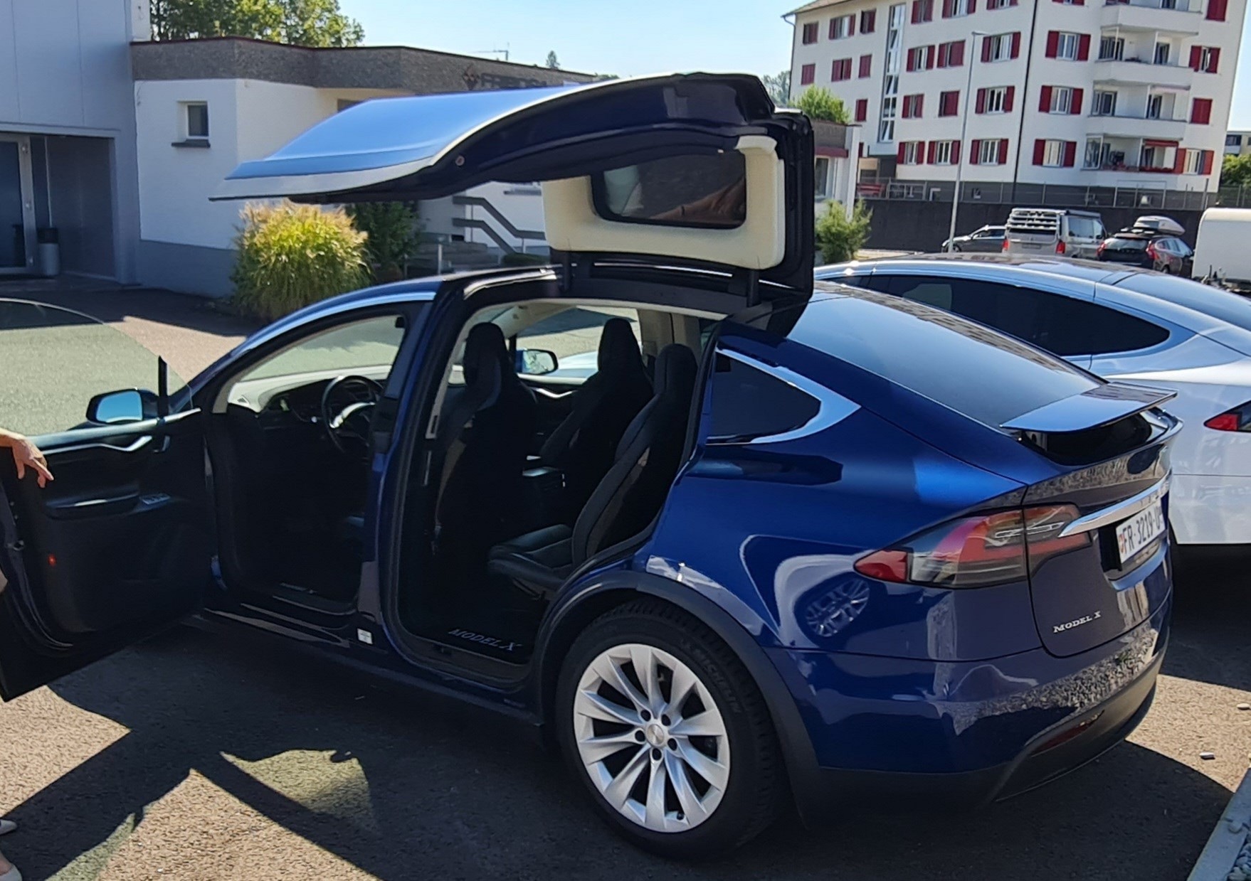 TESLA Model X 90 D / Allrad / 6 Plätze / Premium Konnektivität / Top Zustand / 8fach bereift / CSS Adapter-image-6
