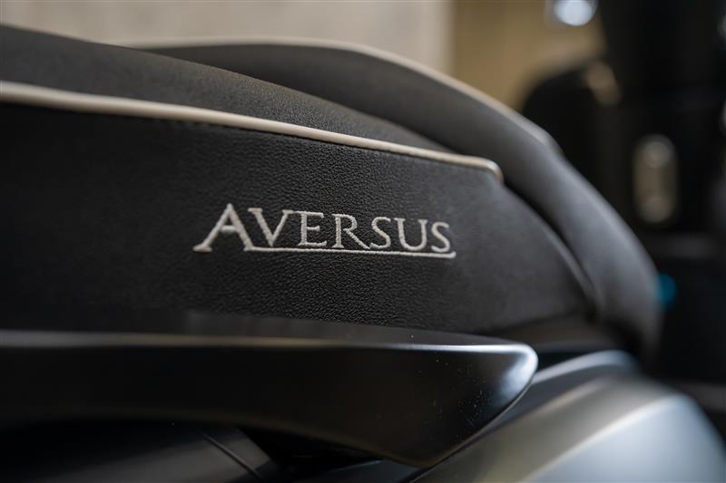 AVERSUS Luna-image-9