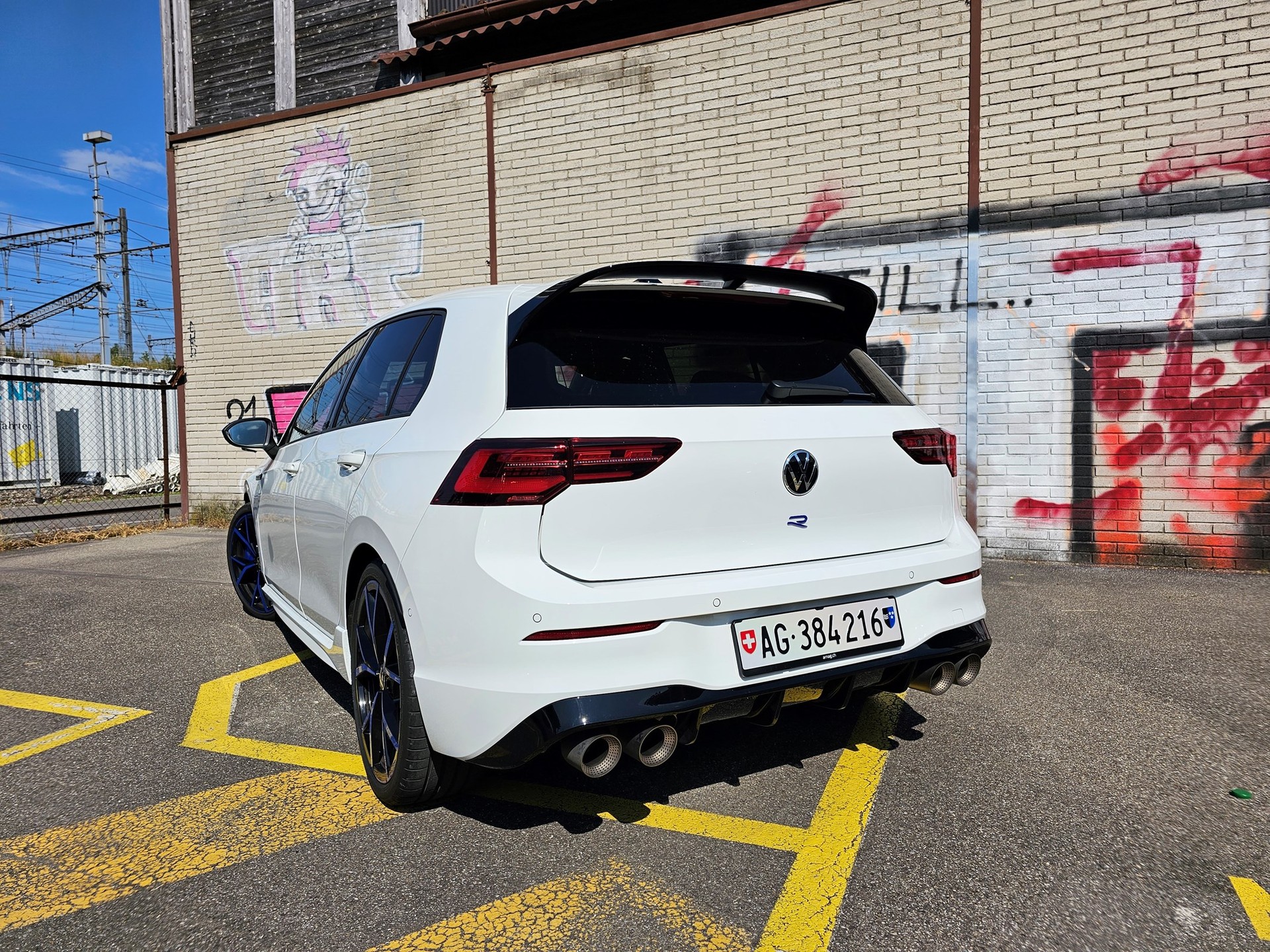 VW Golf 2.0 TSI R DSG 4Motion R 20 Years-image-1