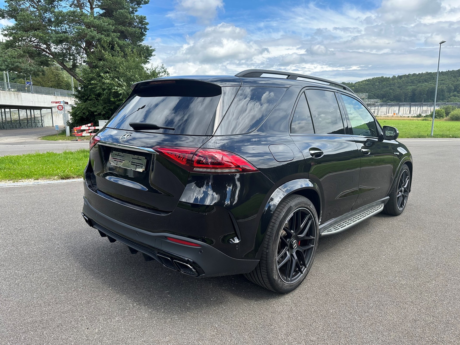 MERCEDES-BENZ GLE 63 S AMG 4Matic+ 9G-Speedshift-image-4