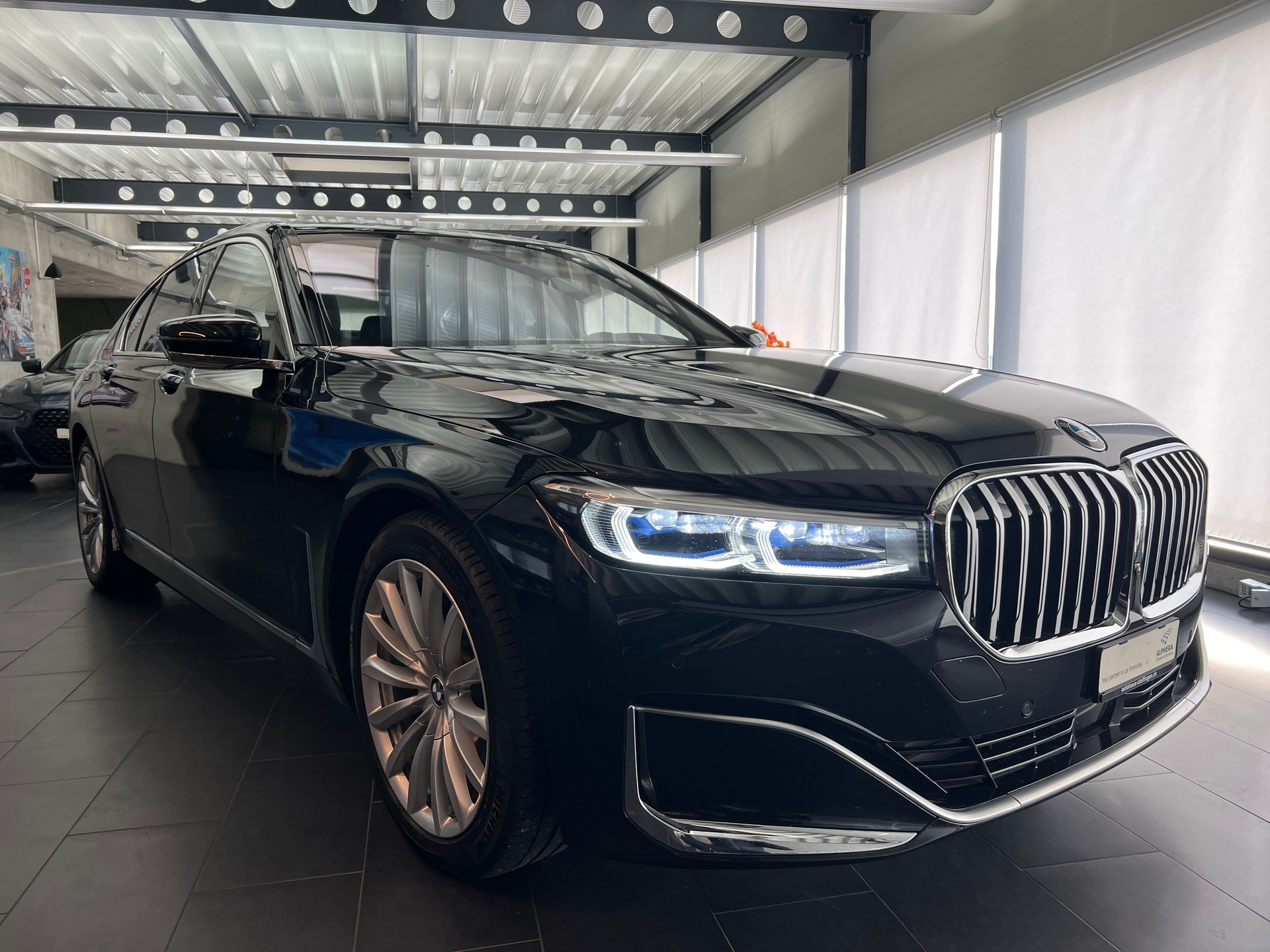 BMW 730d xDrive Steptronic-image-2