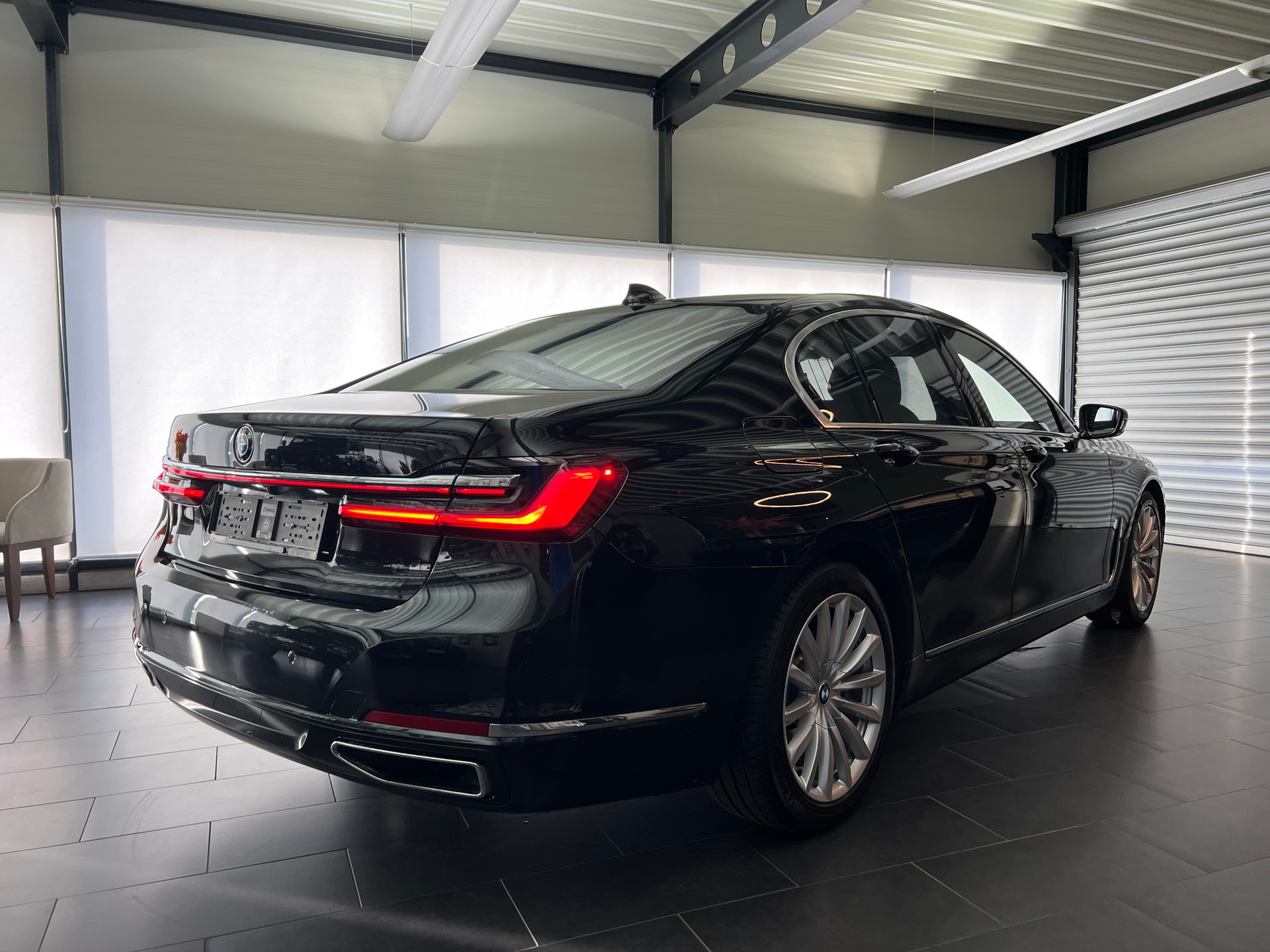BMW 730d xDrive Steptronic-image-21