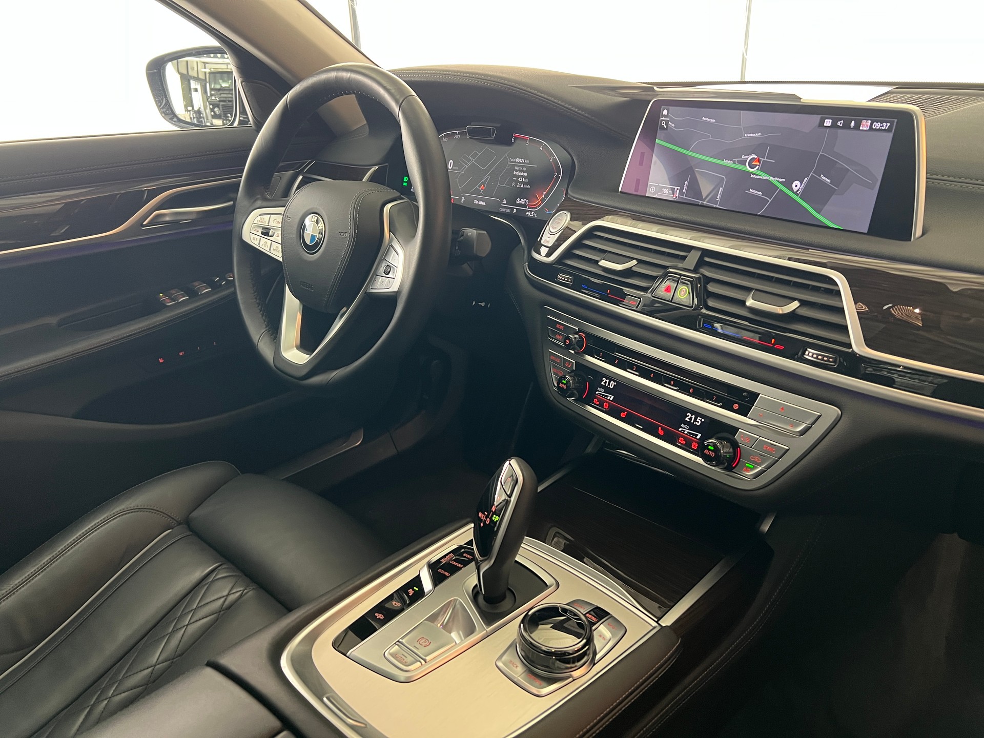 BMW 730d xDrive Steptronic-image-24