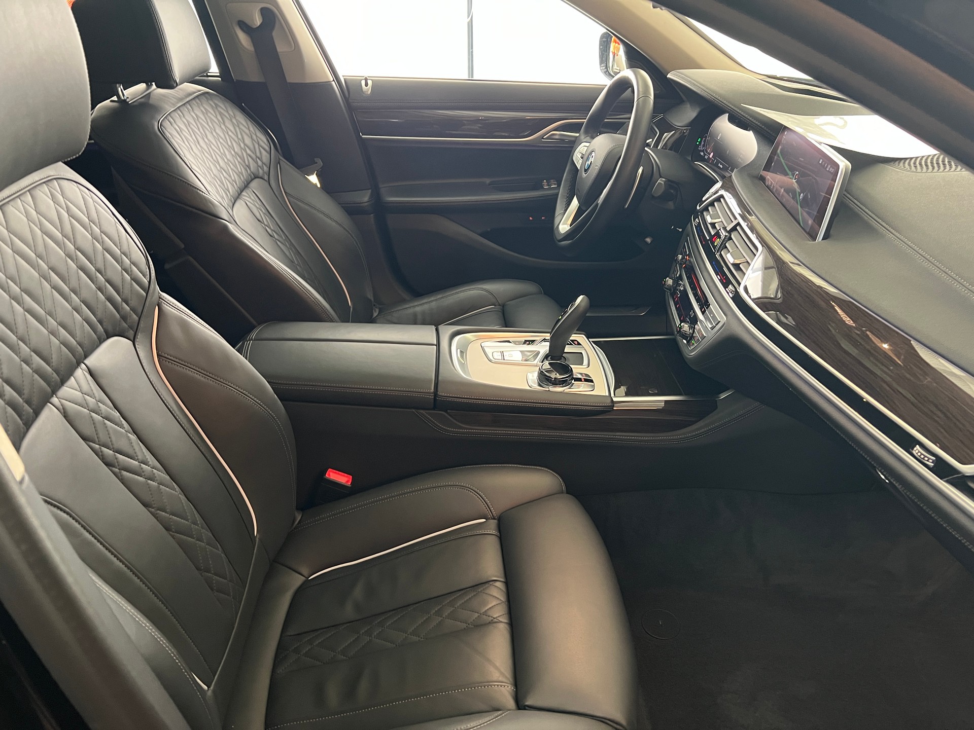 BMW 730d xDrive Steptronic-image-23