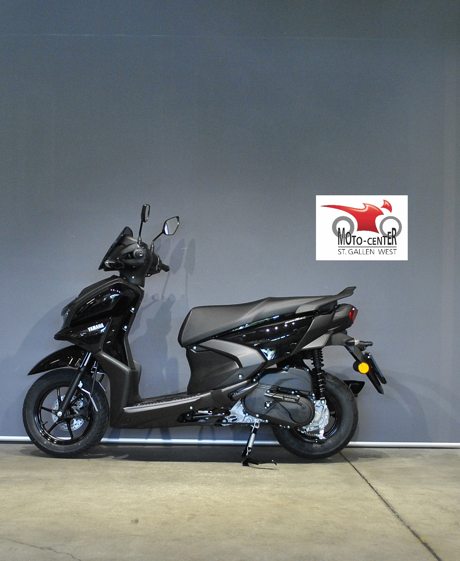 YAMAHA RayZR 125-showroom-element-2