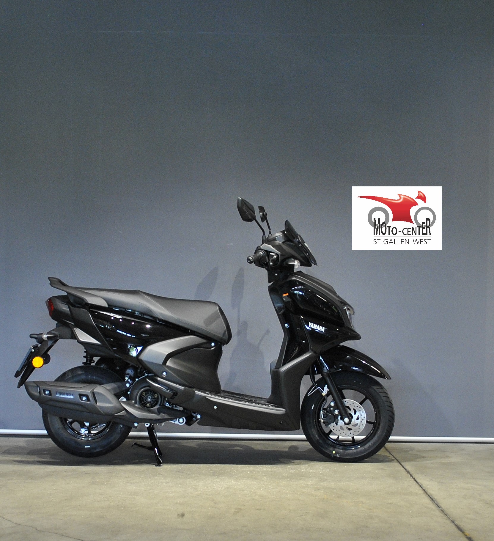 YAMAHA RayZR 125-showroom-element-1