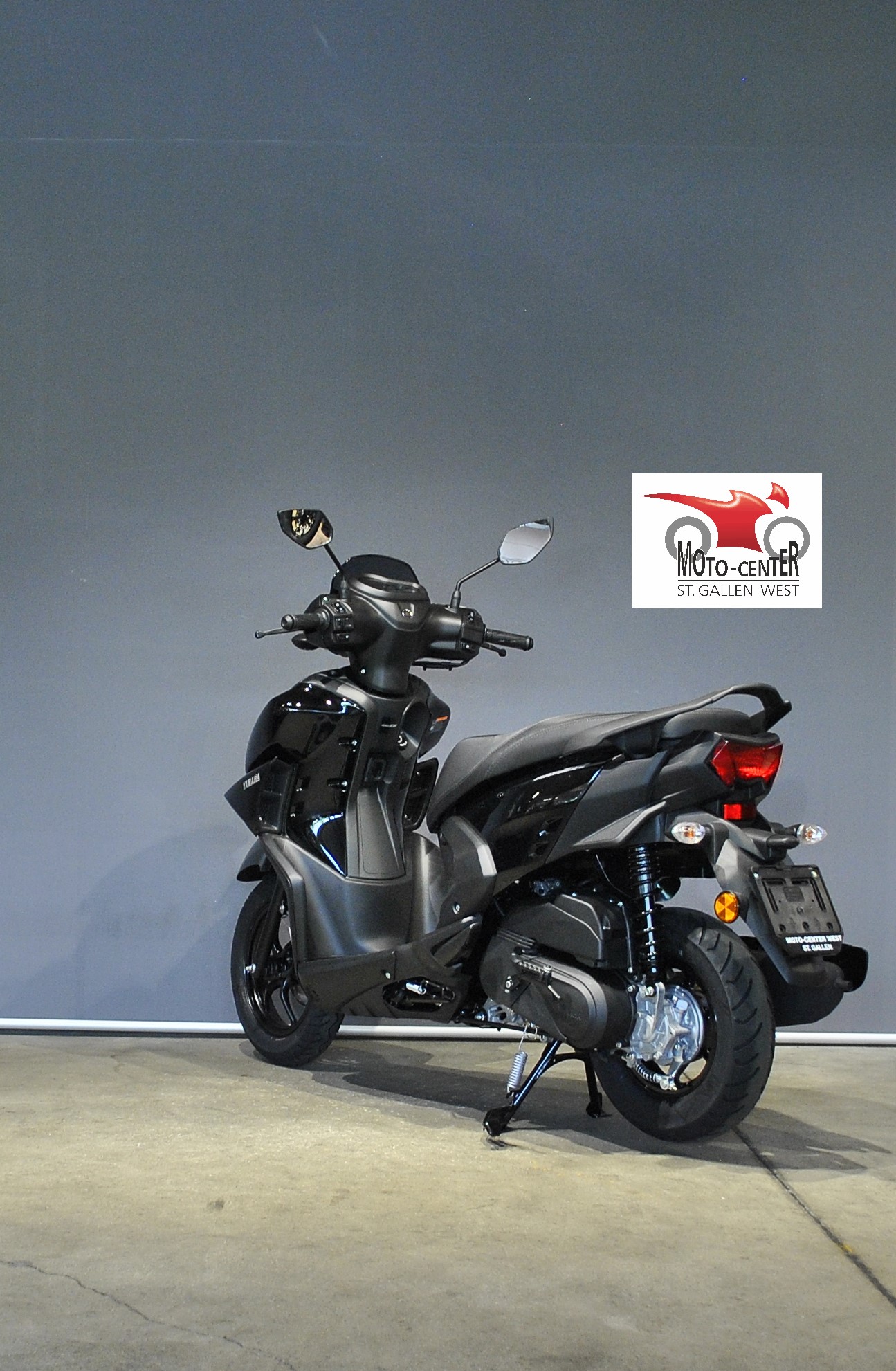 YAMAHA RayZR 125-showroom-element-3