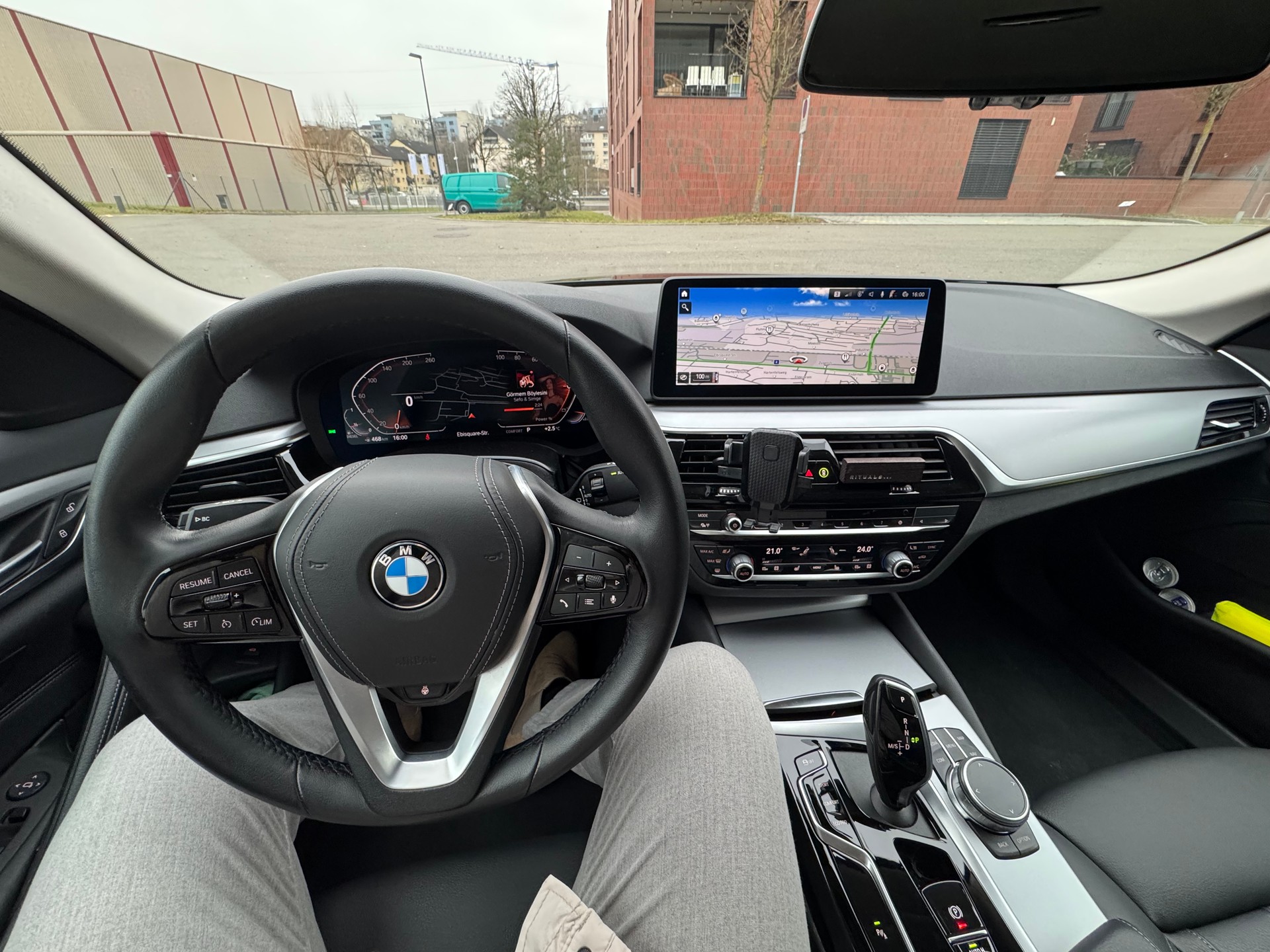BMW 520d xDrive 48V Touring Luxury Steptronic-image-19