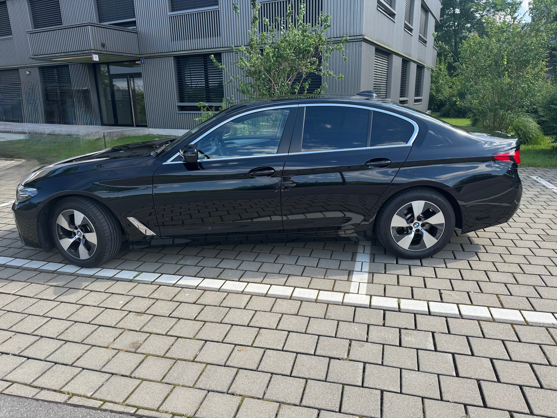 BMW 520d xDrive 48V Touring Luxury Steptronic-image-8