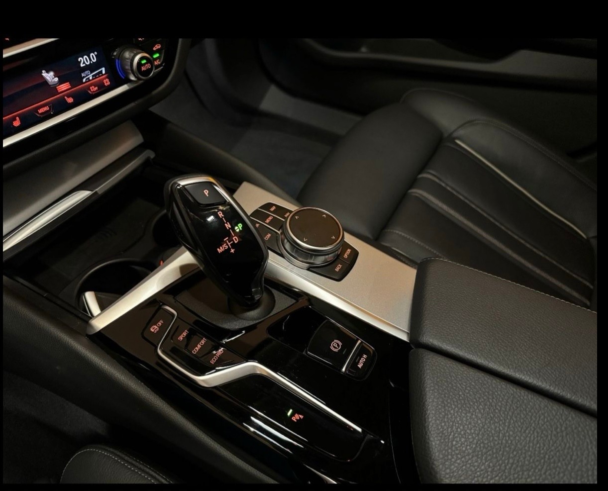 BMW 520d xDrive 48V Touring Luxury Steptronic-image-25