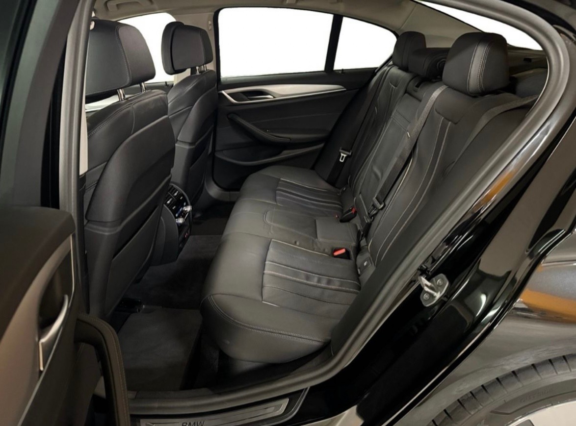 BMW 520d xDrive 48V Touring Luxury Steptronic-image-11
